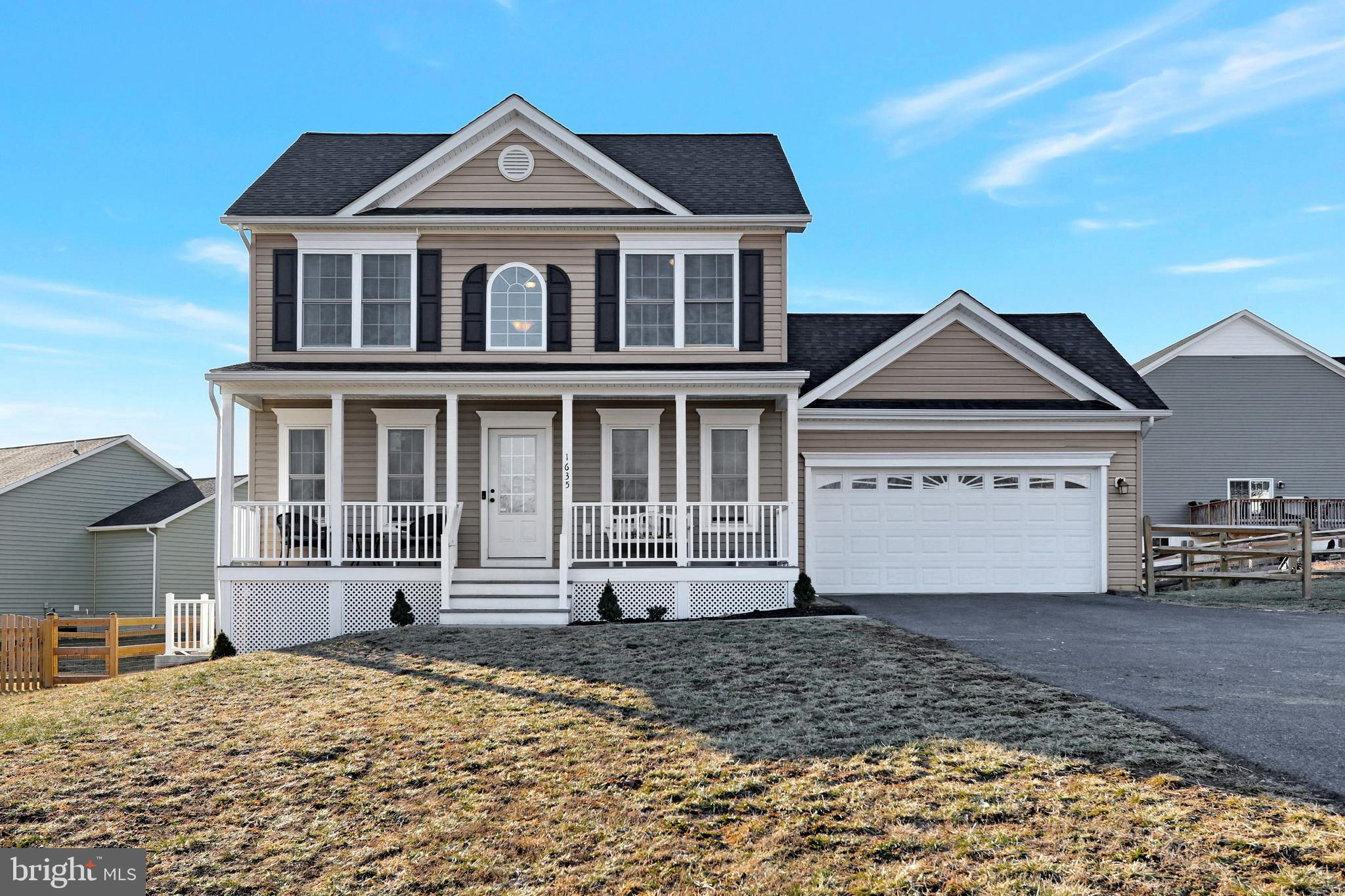 LINKS PLACE - Residential