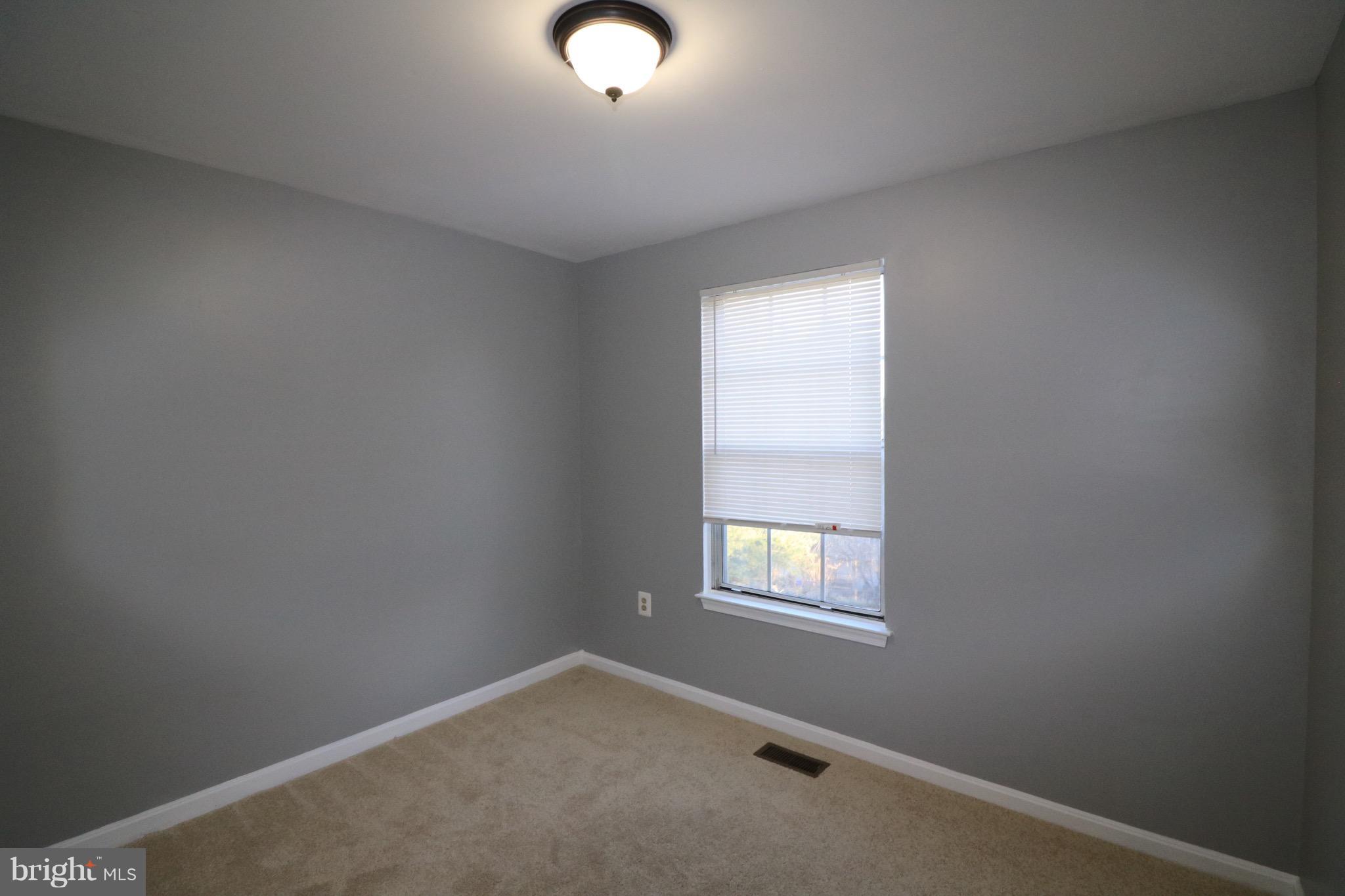 MILL CREEK SOUTH - Residential Lease