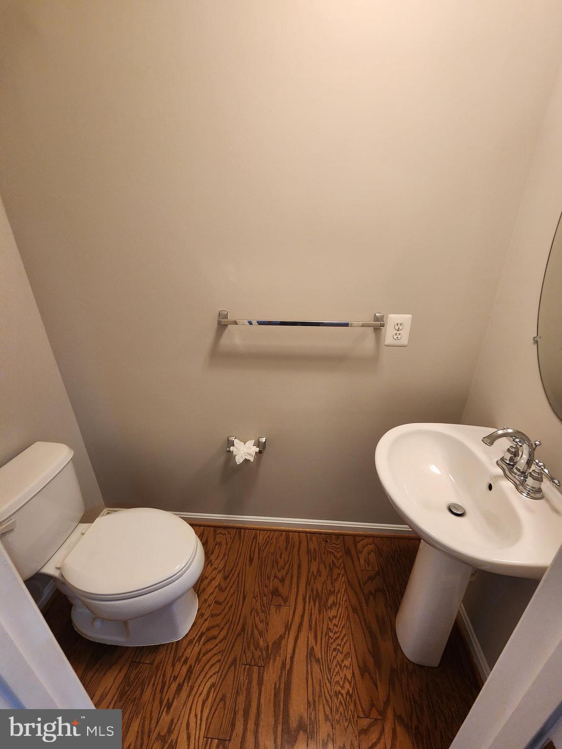 MADISON CRESCENT - Residential Lease