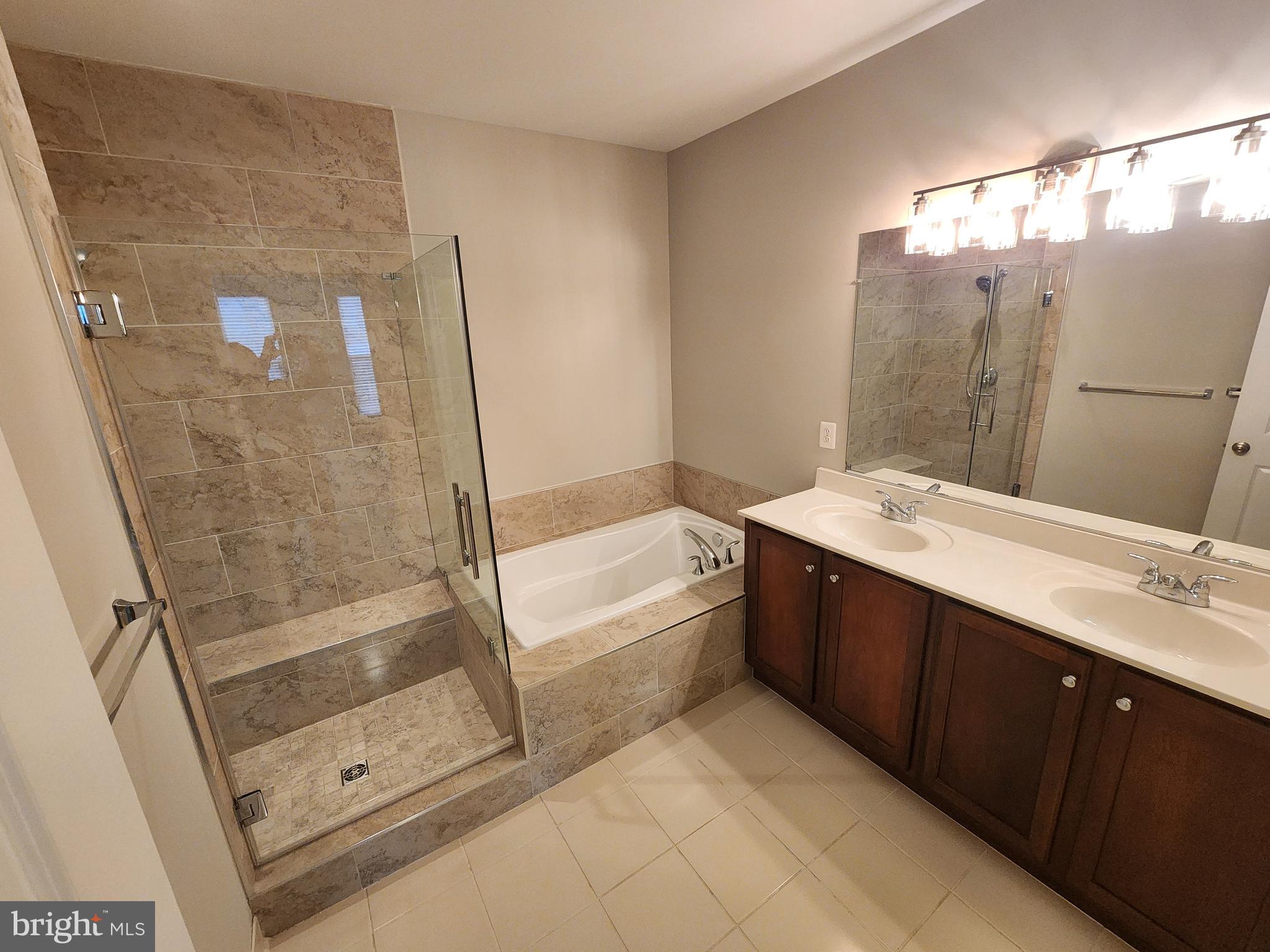 MADISON CRESCENT - Residential Lease