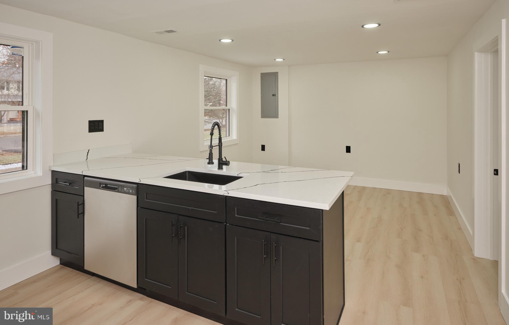 FAIRVIEW - Residential