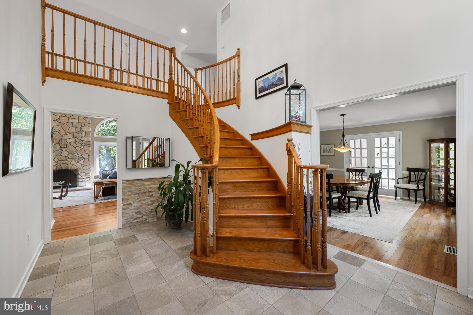 5 HAMILTON COURT