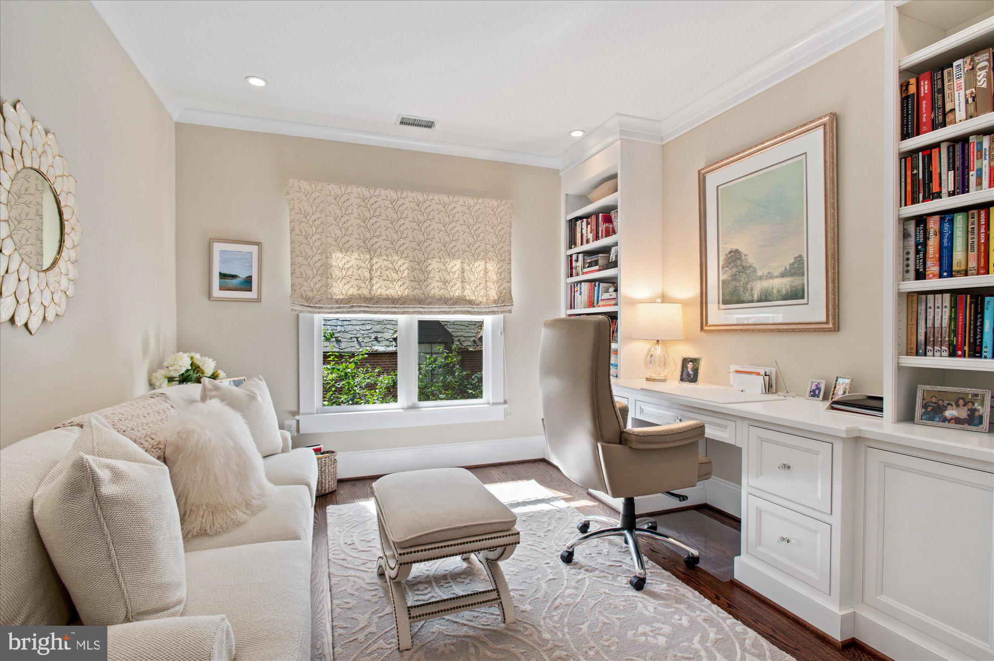 GREENWICH FOREST - Residential