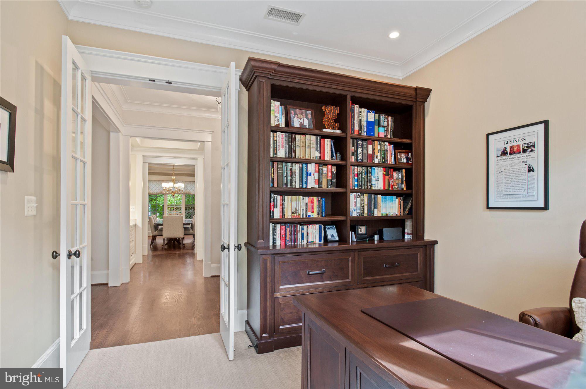 GREENWICH FOREST - Residential