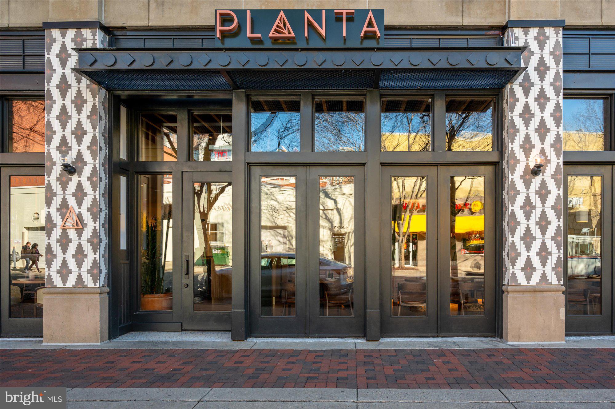 GREENWICH FOREST - Residential