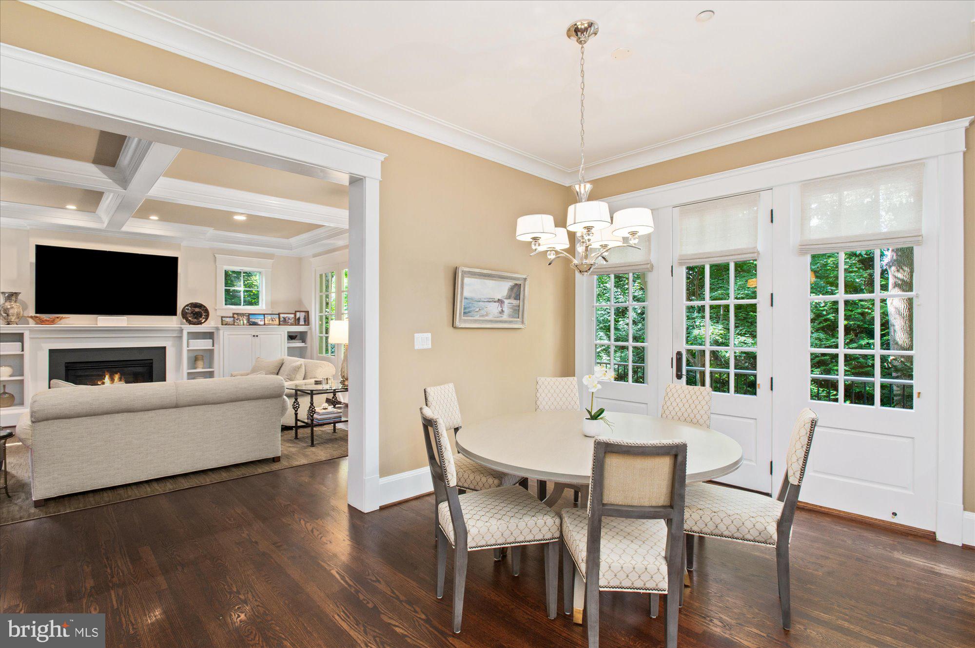 GREENWICH FOREST - Residential