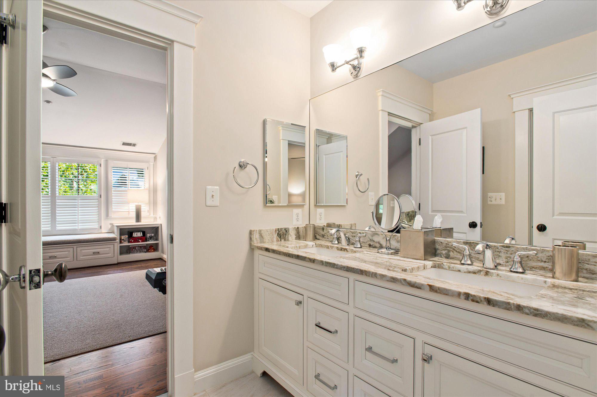 GREENWICH FOREST - Residential