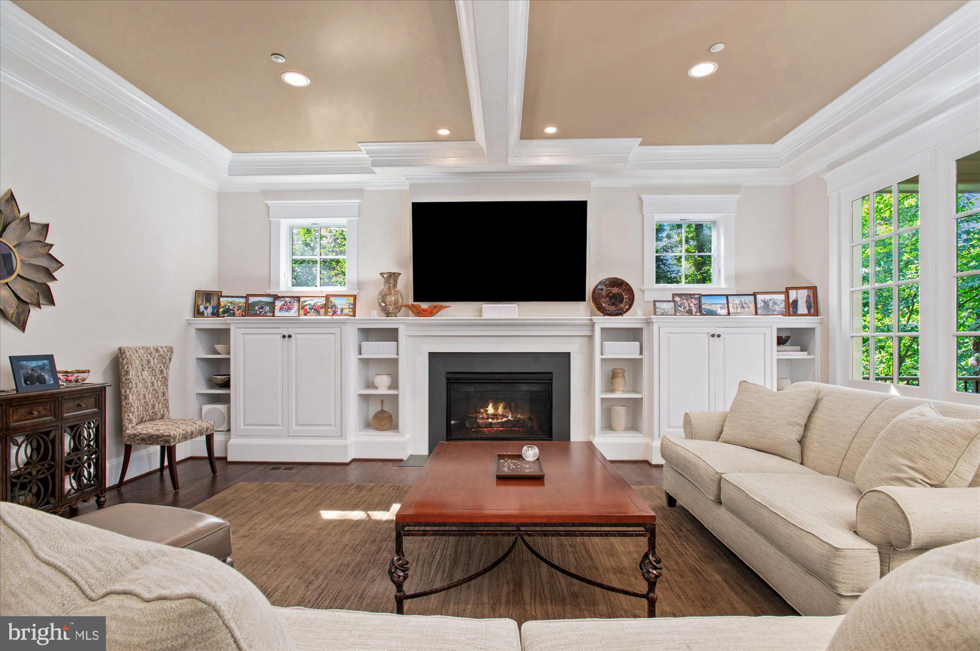 GREENWICH FOREST - Residential