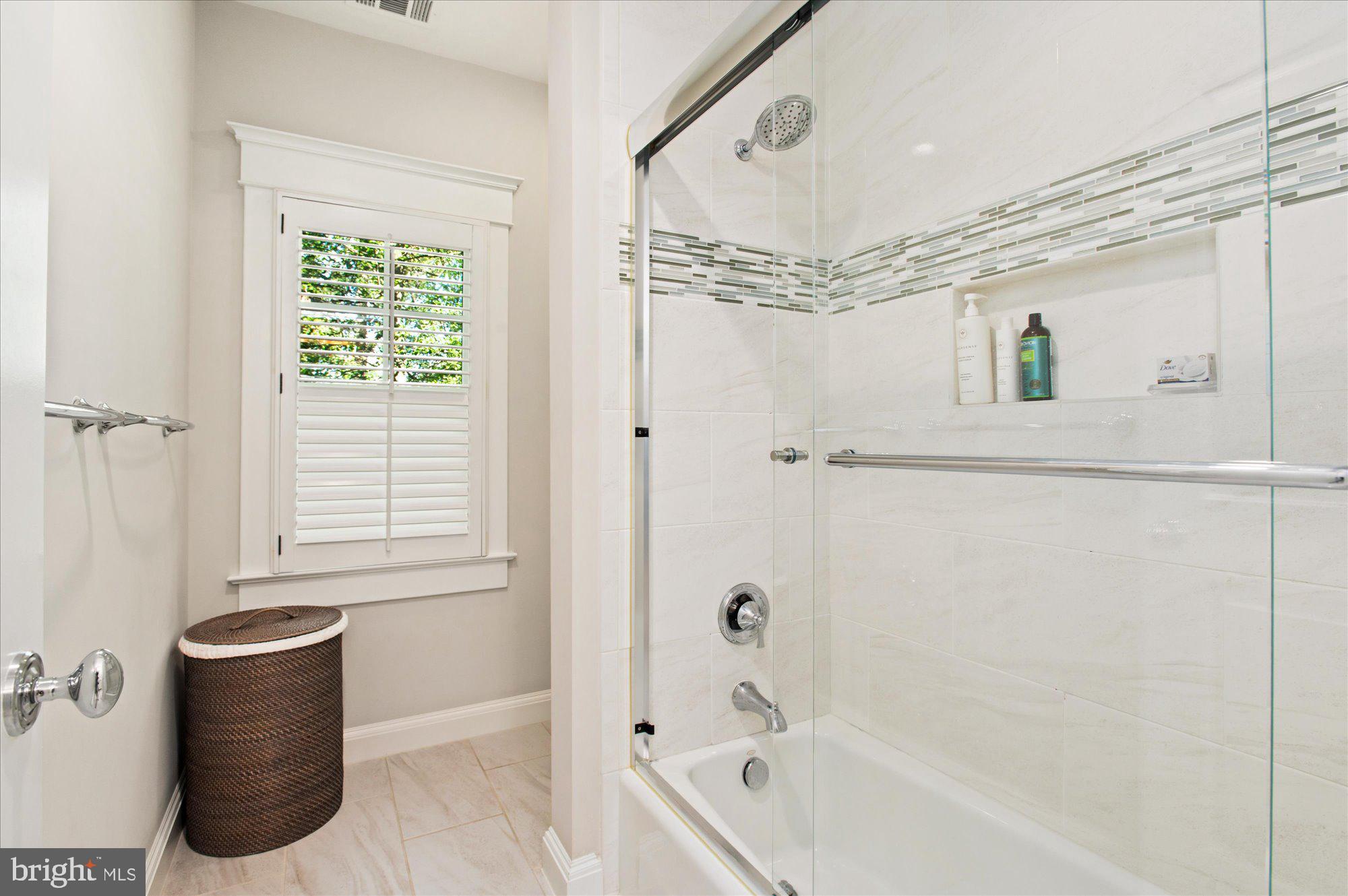 GREENWICH FOREST - Residential