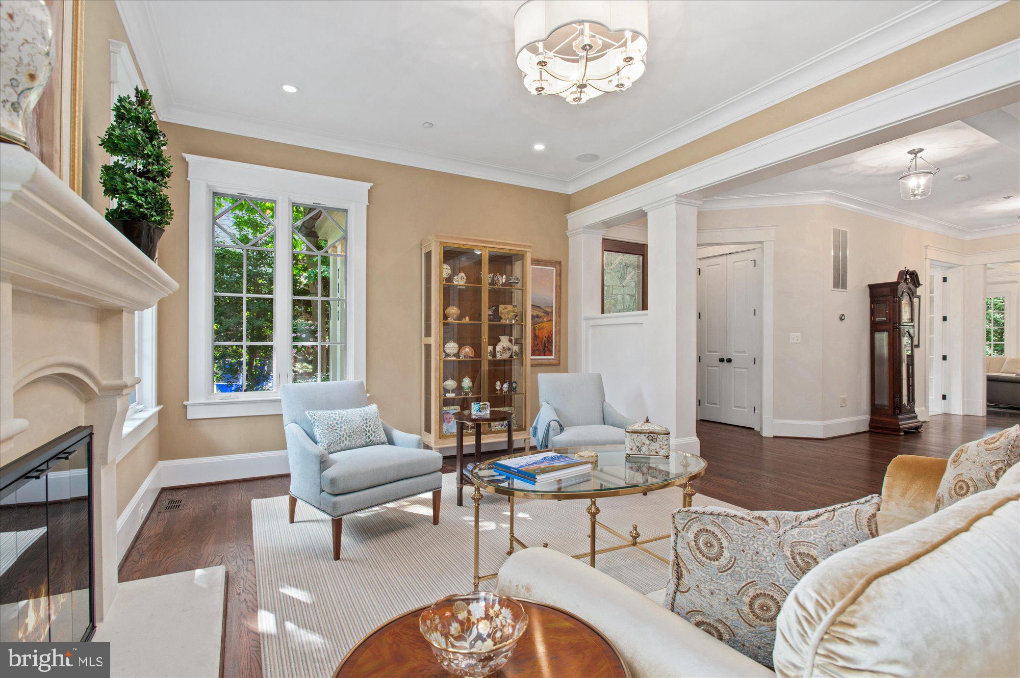 GREENWICH FOREST - Residential