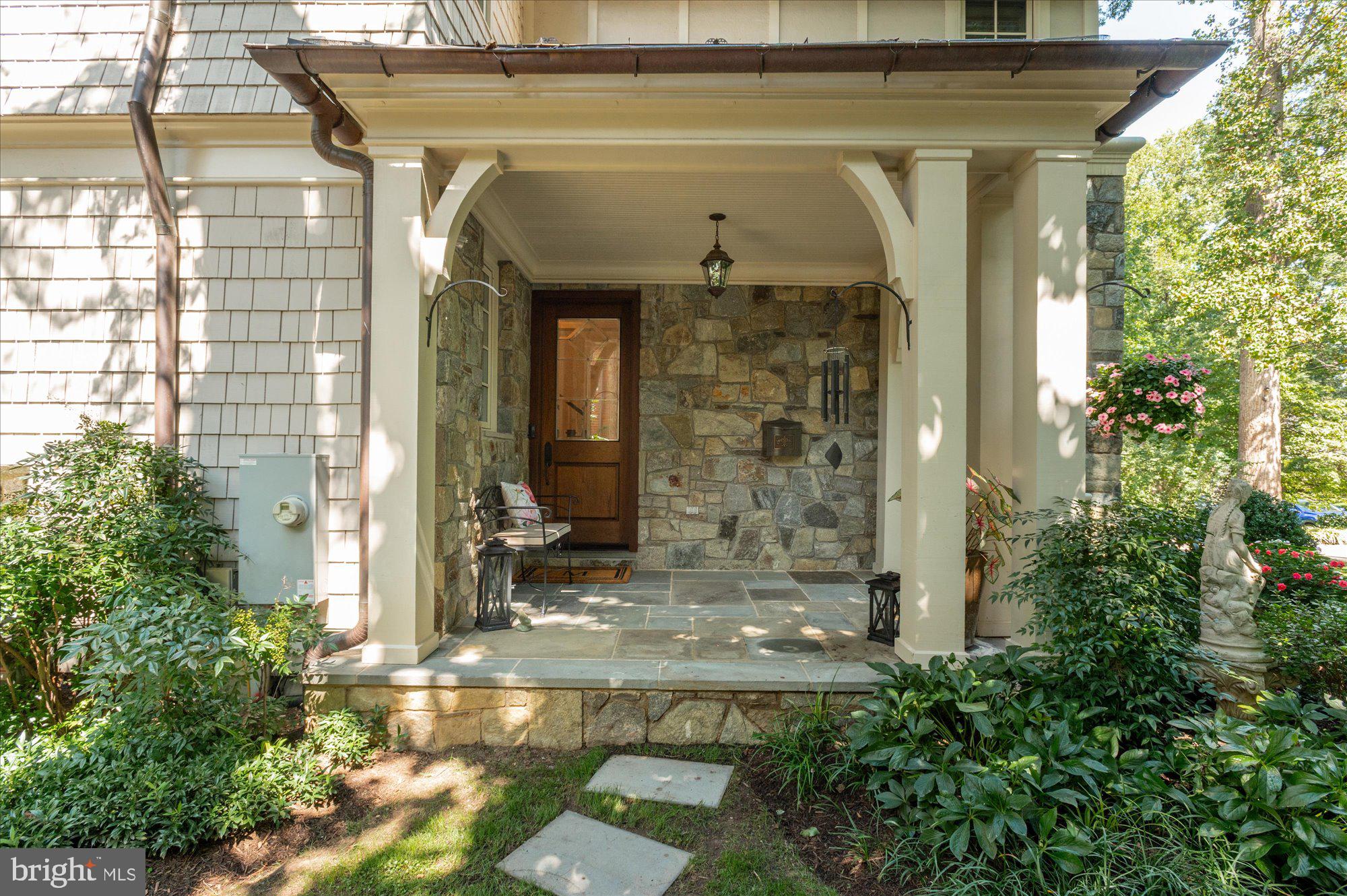 GREENWICH FOREST - Residential