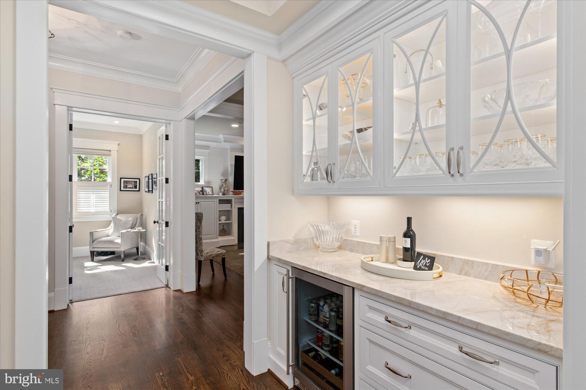 GREENWICH FOREST - Residential