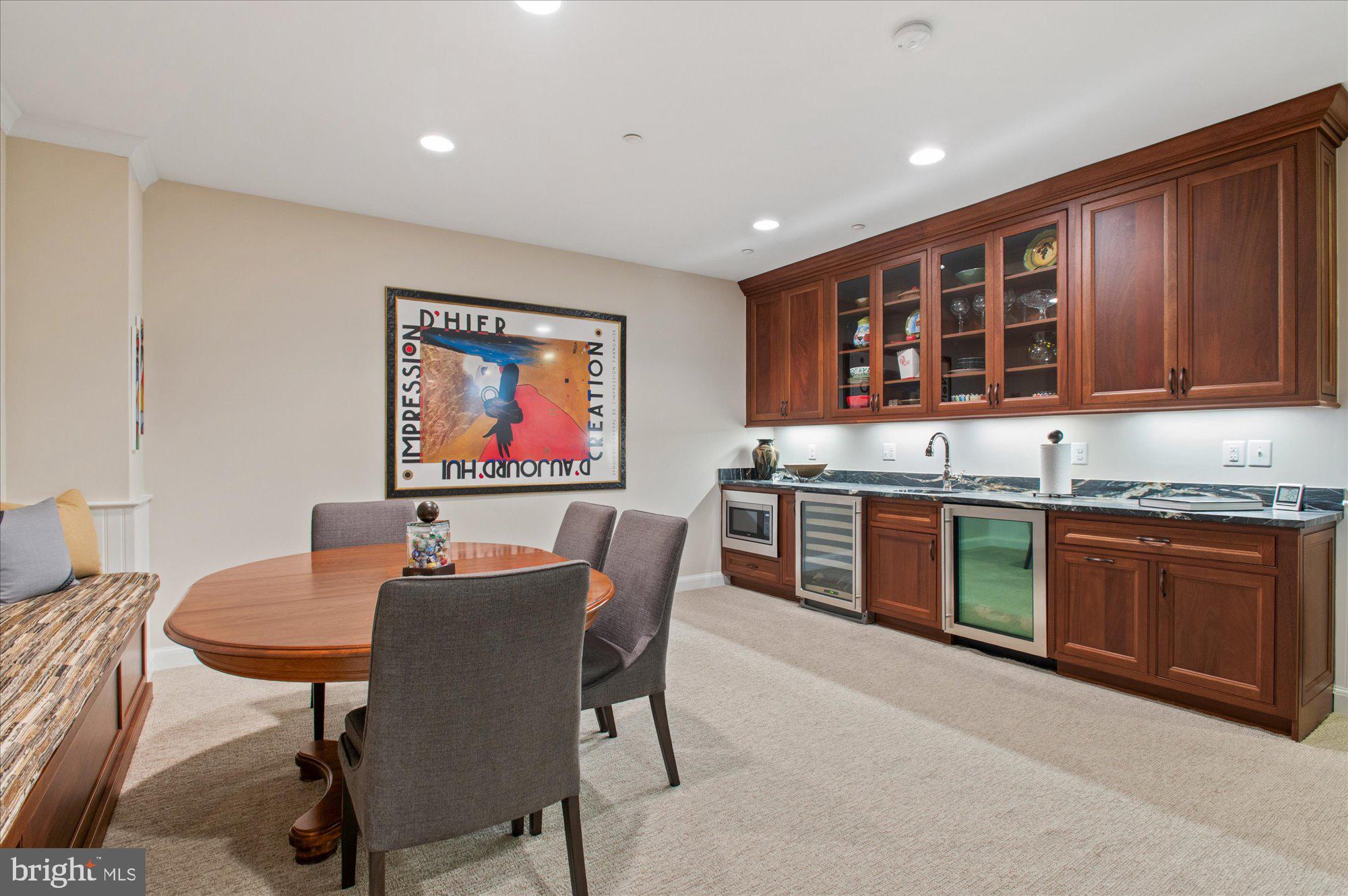 GREENWICH FOREST - Residential