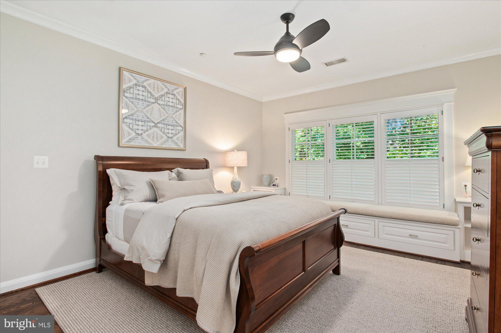 GREENWICH FOREST - Residential