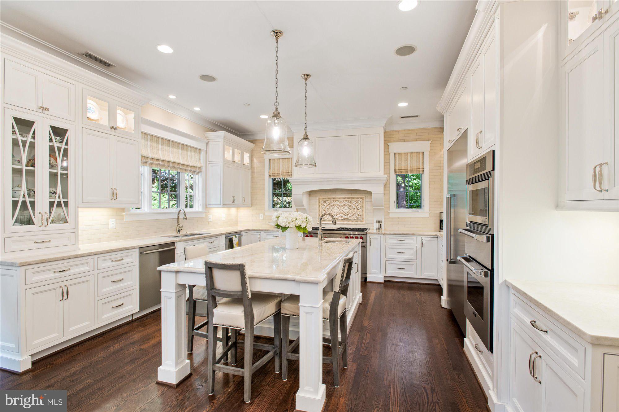 GREENWICH FOREST - Residential