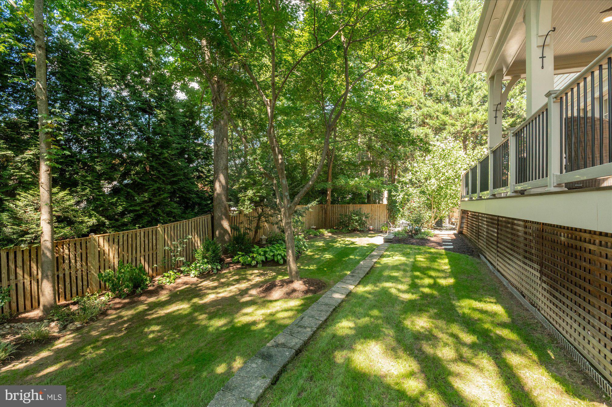 GREENWICH FOREST - Residential