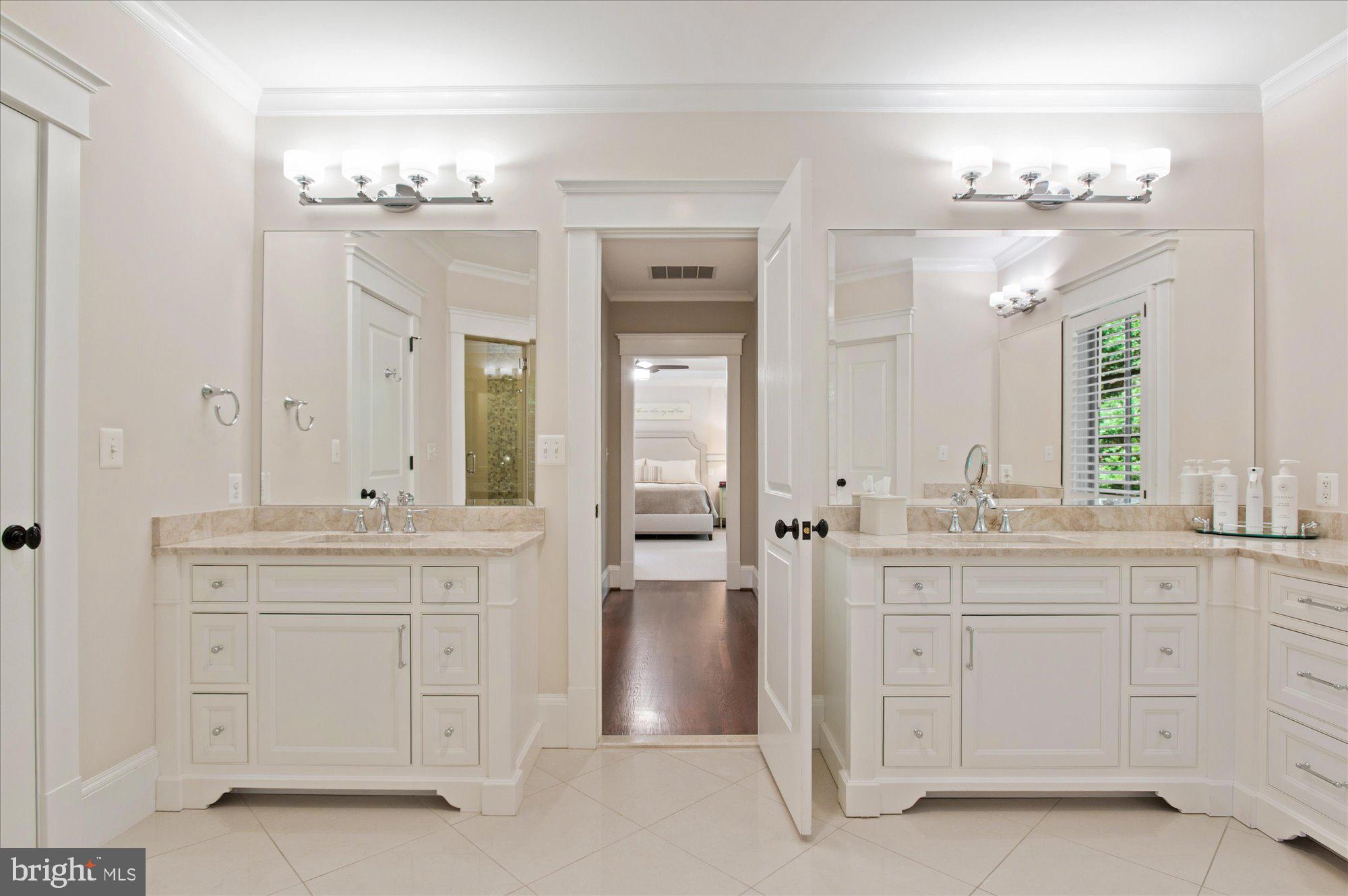 GREENWICH FOREST - Residential