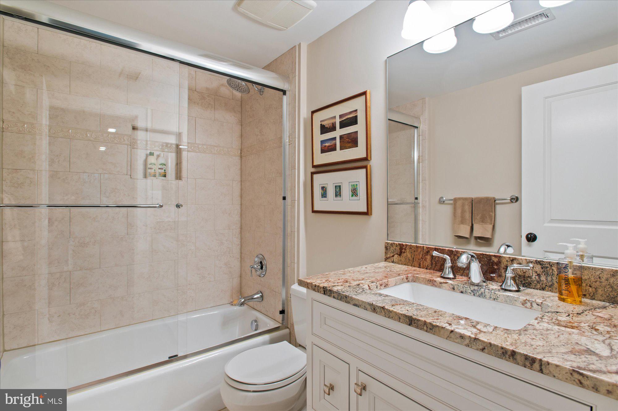 GREENWICH FOREST - Residential