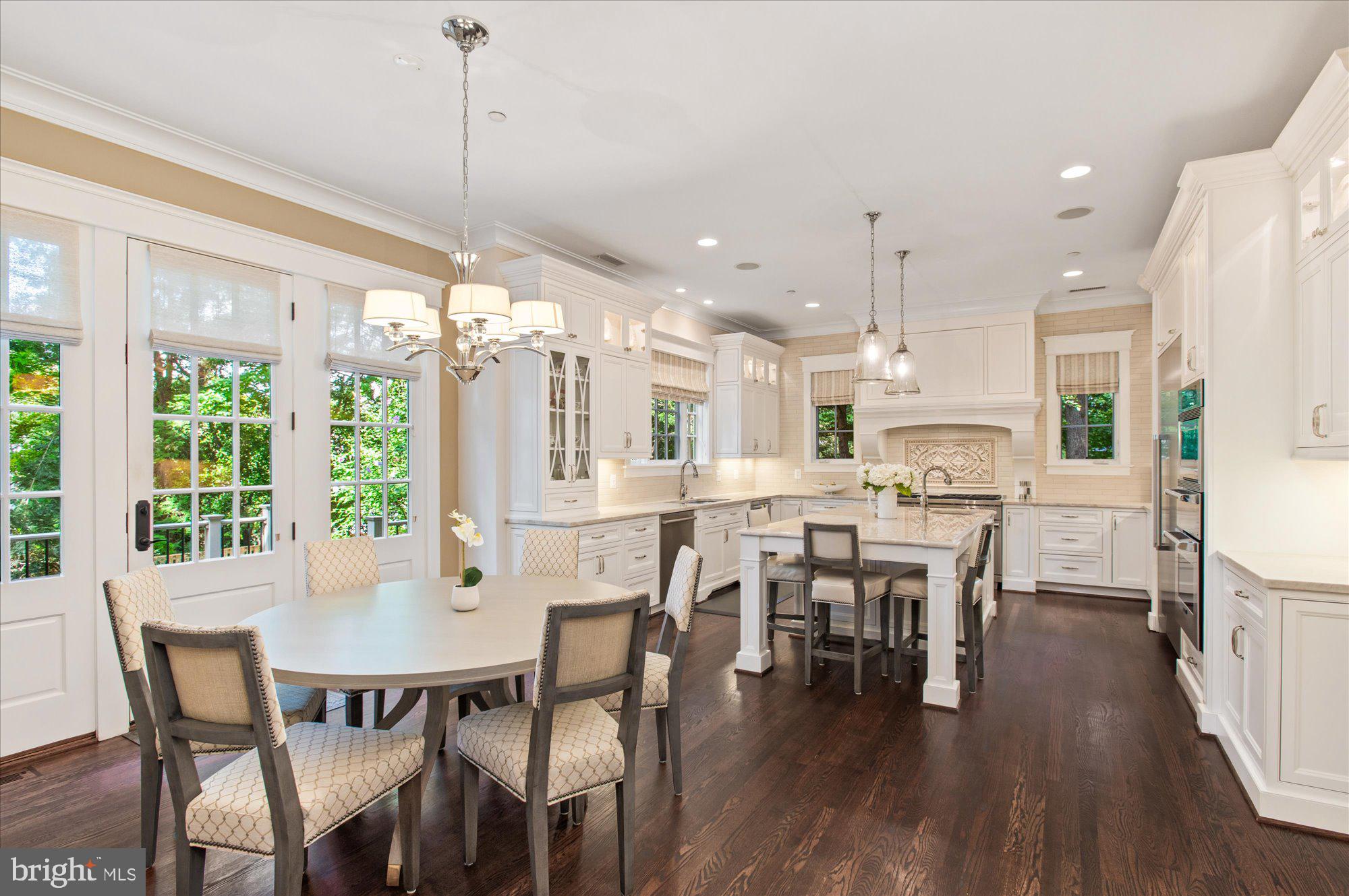 GREENWICH FOREST - Residential