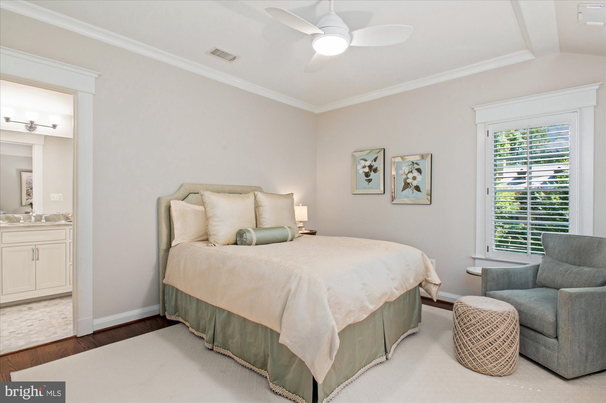 GREENWICH FOREST - Residential