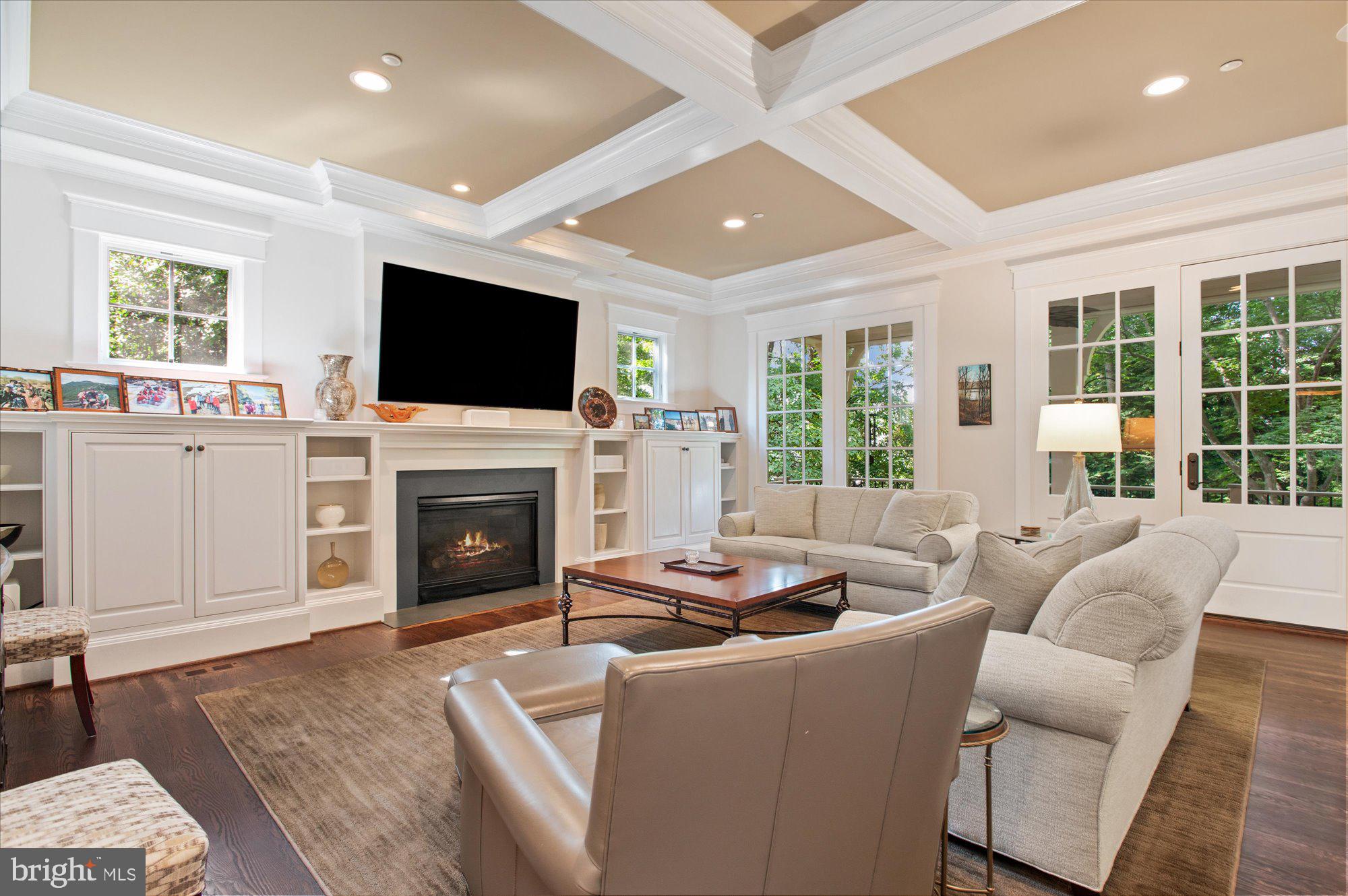 GREENWICH FOREST - Residential