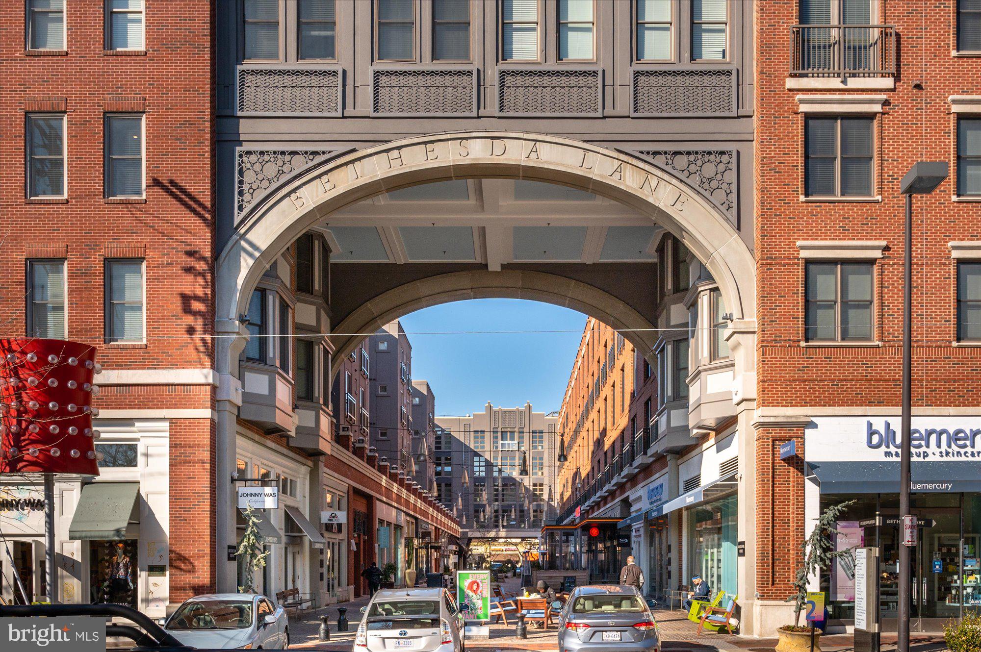 GREENWICH FOREST - Residential