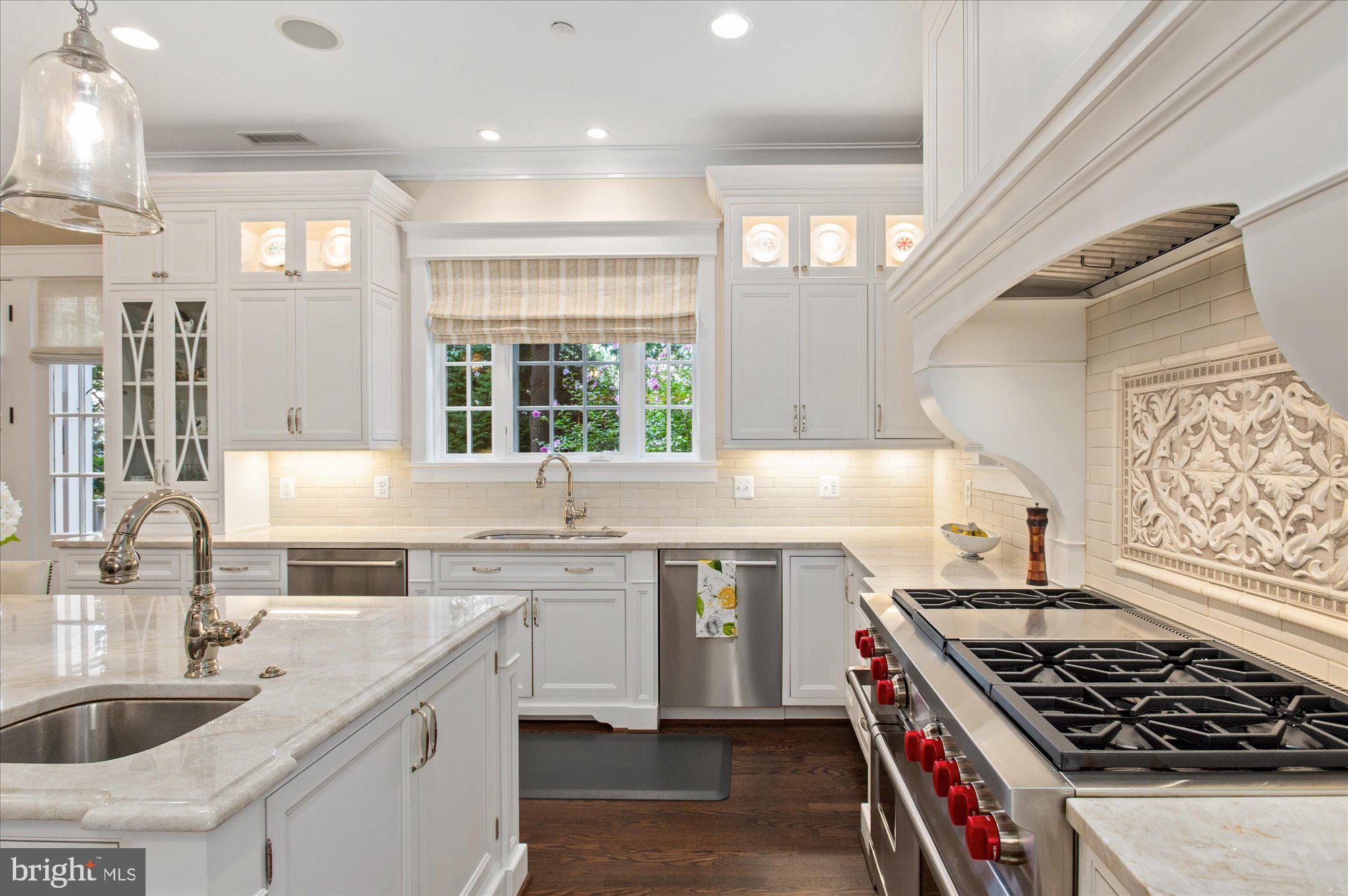 GREENWICH FOREST - Residential