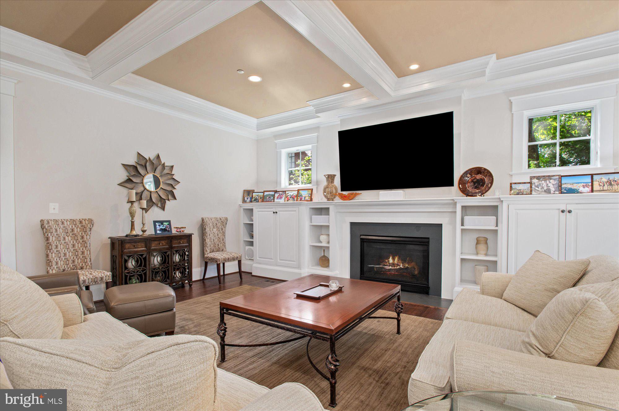 GREENWICH FOREST - Residential