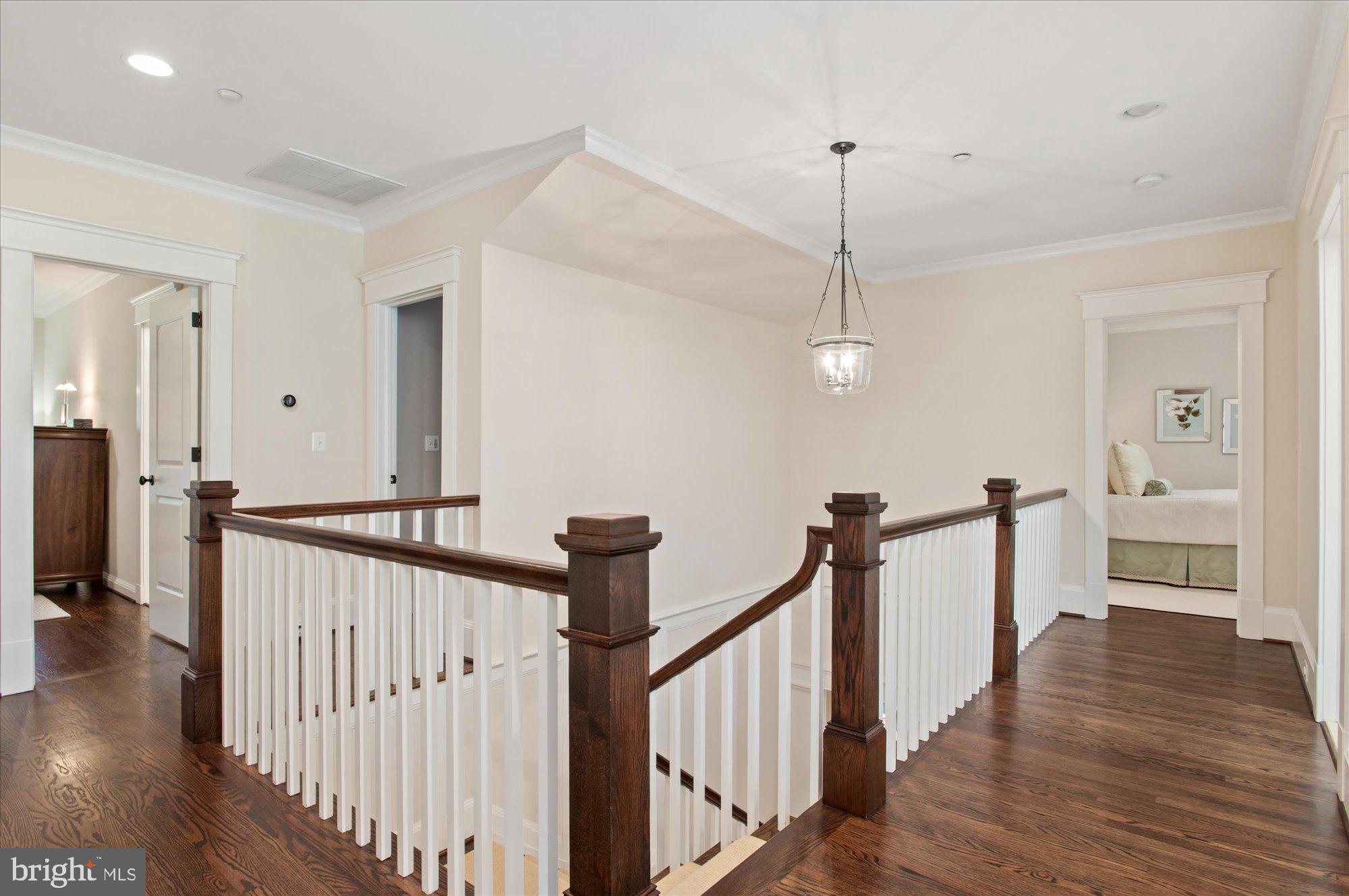 GREENWICH FOREST - Residential