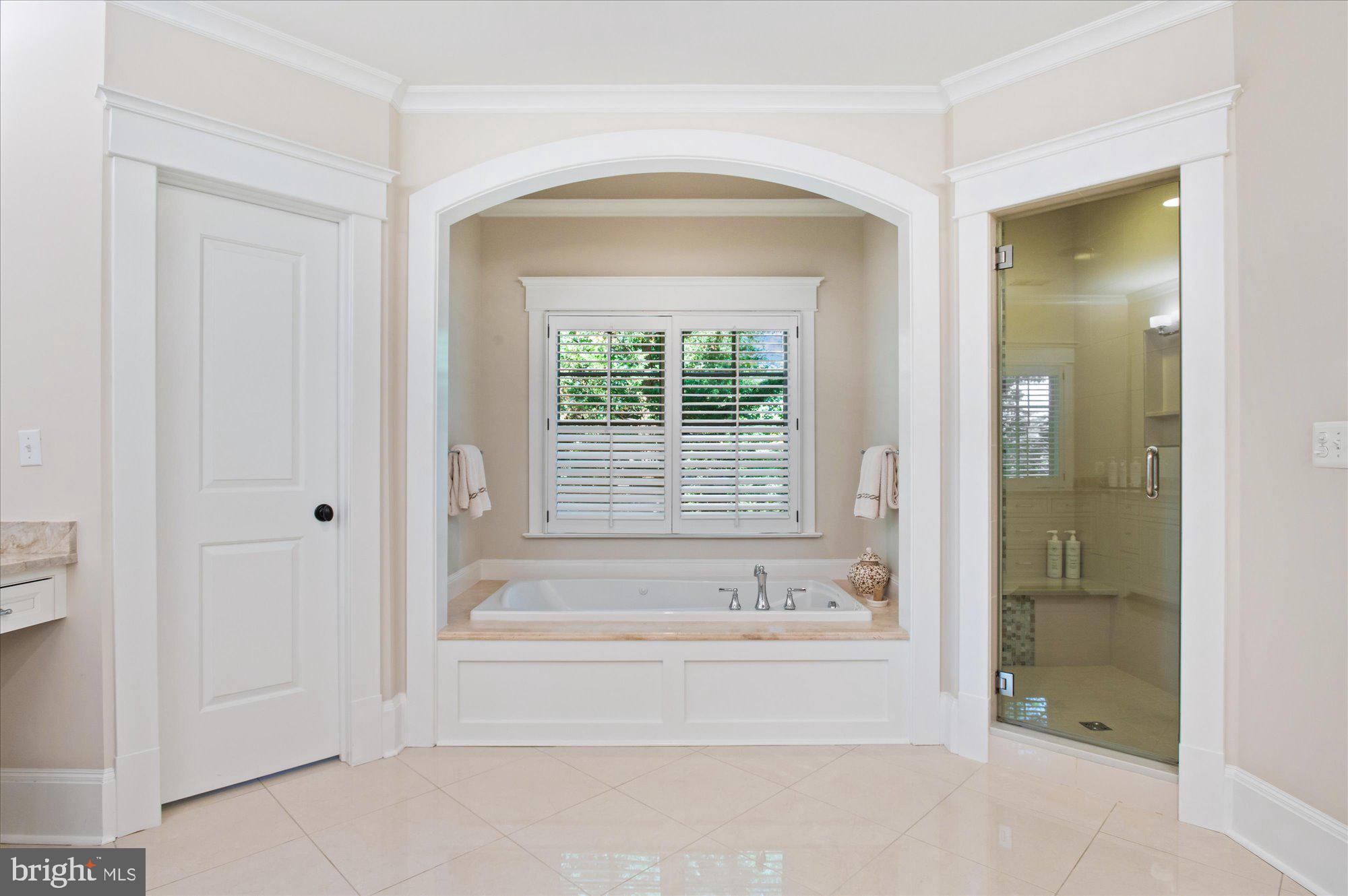 GREENWICH FOREST - Residential