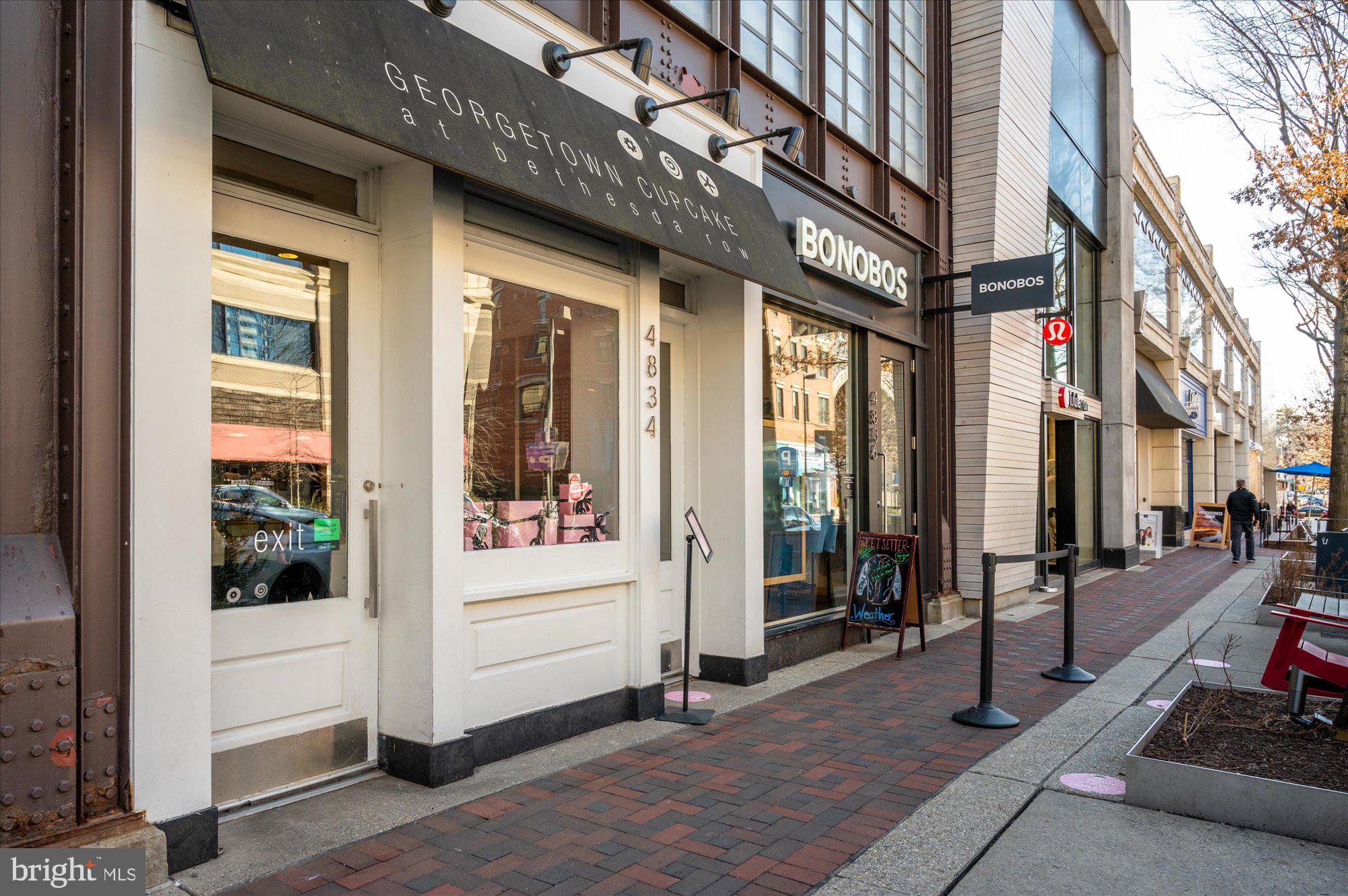 GREENWICH FOREST - Residential