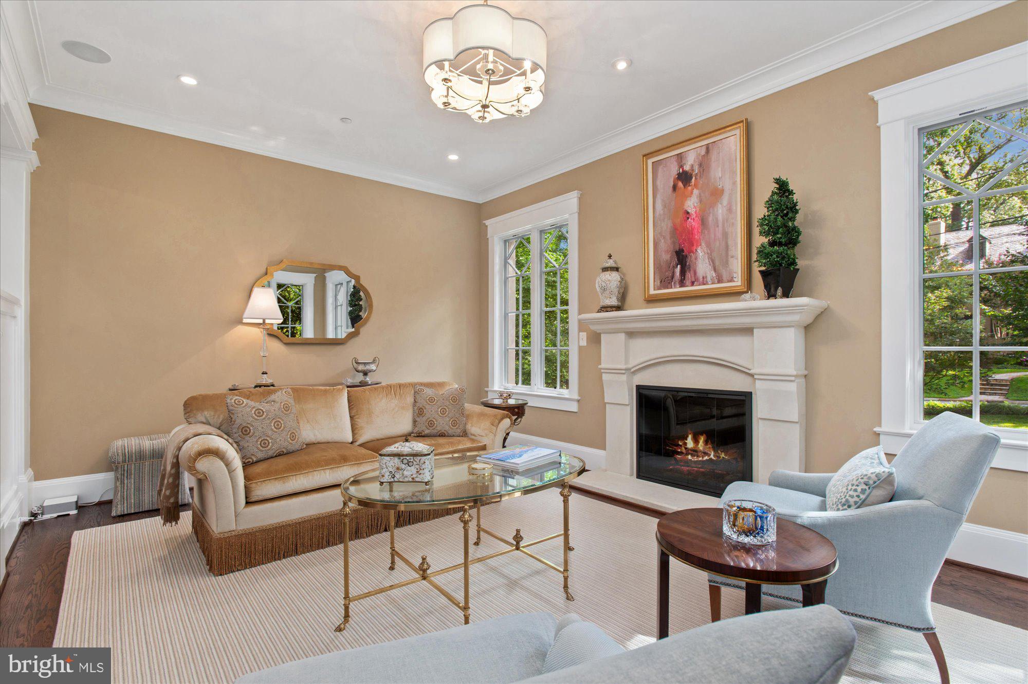 GREENWICH FOREST - Residential