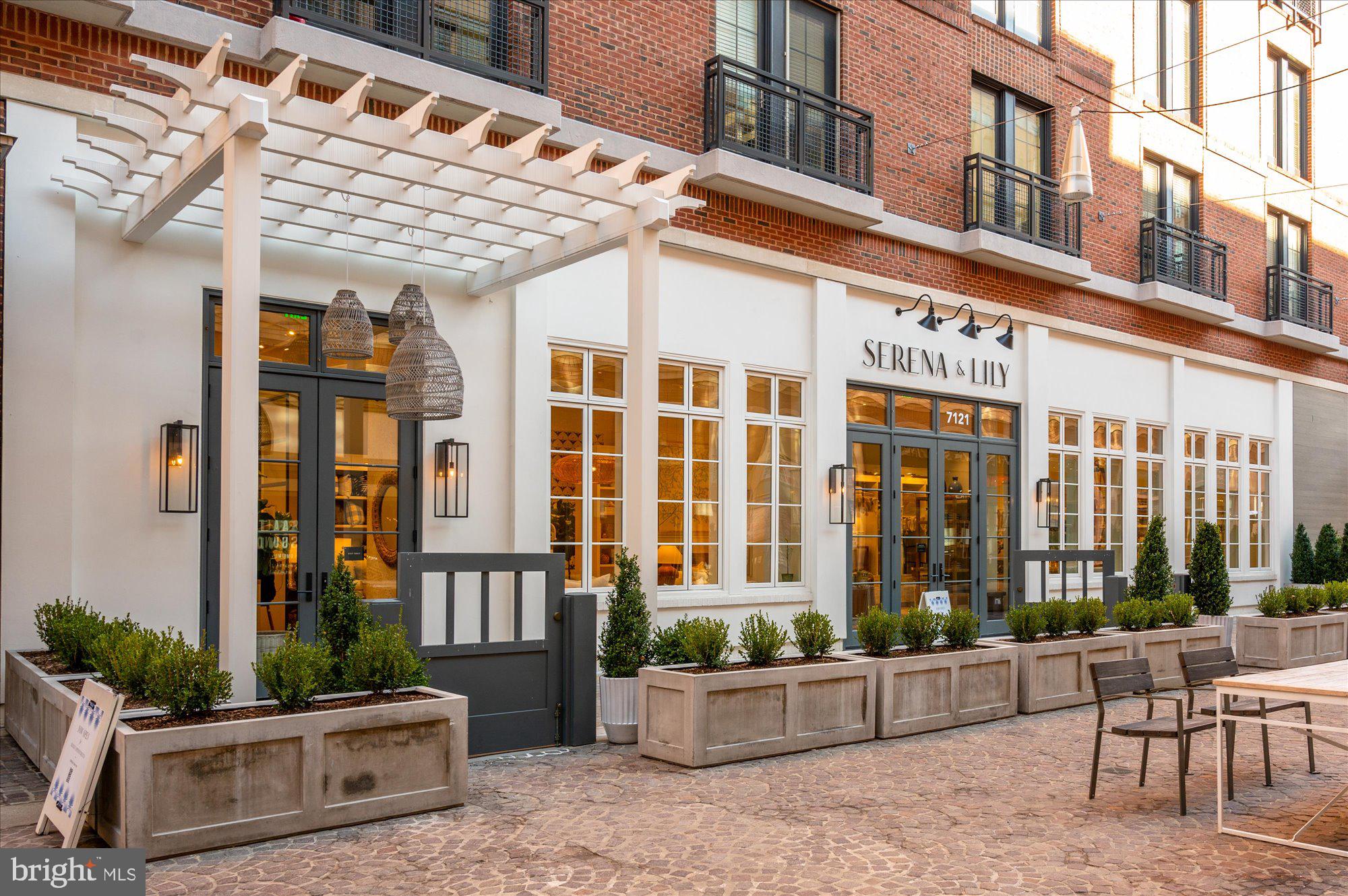 GREENWICH FOREST - Residential