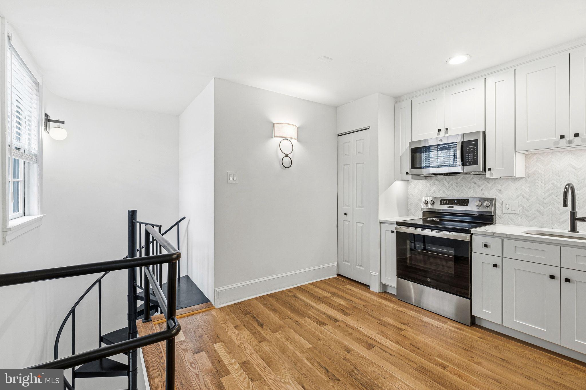 WASHINGTON SQ WEST - Residential