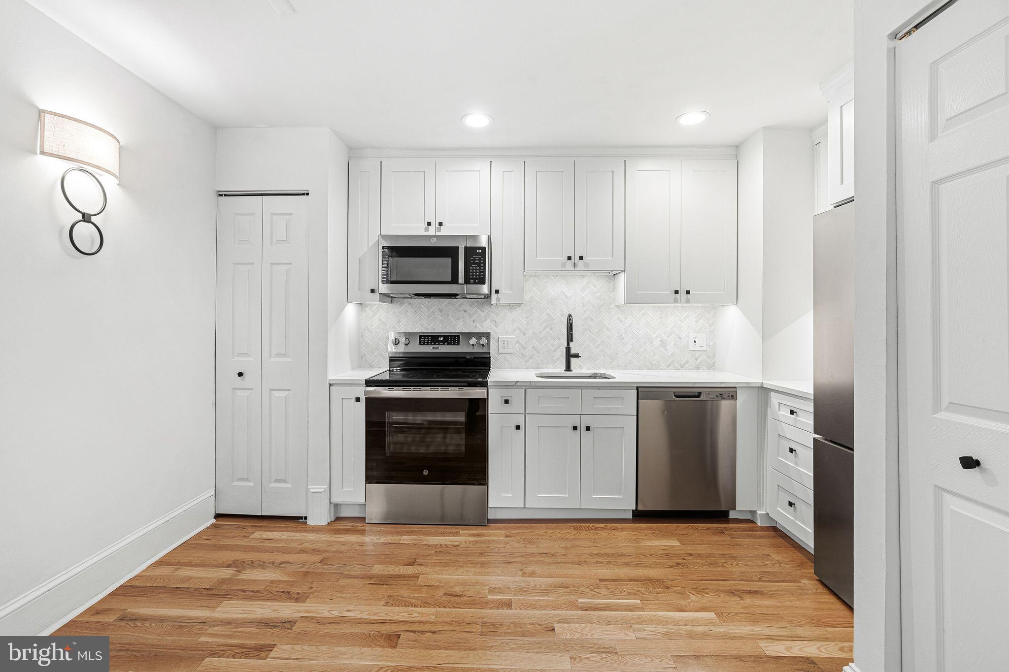 WASHINGTON SQ WEST - Residential