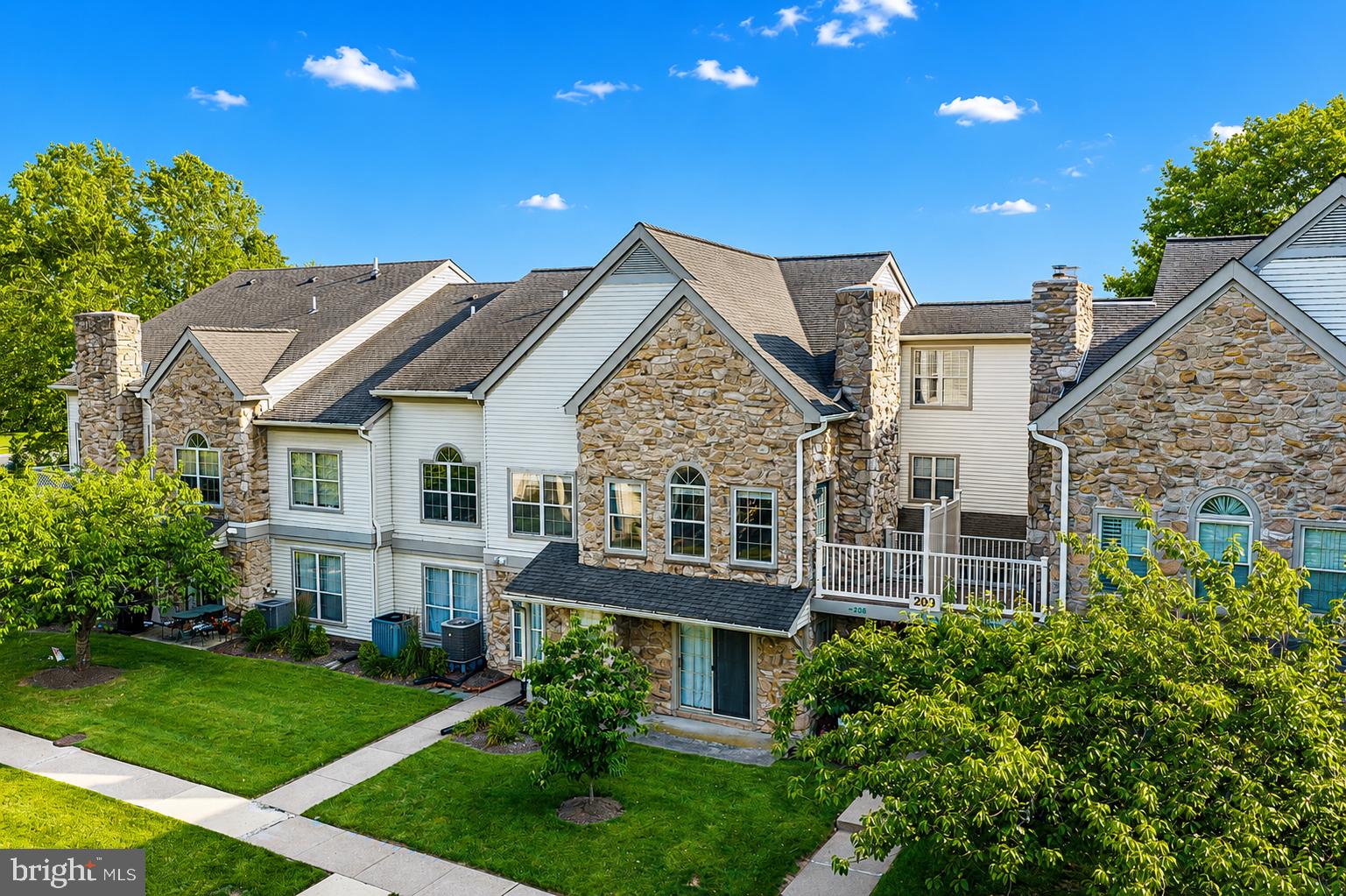 206 REMINGTON COURT