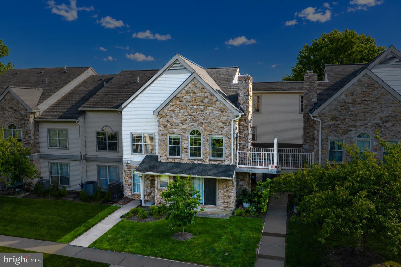 206 REMINGTON COURT