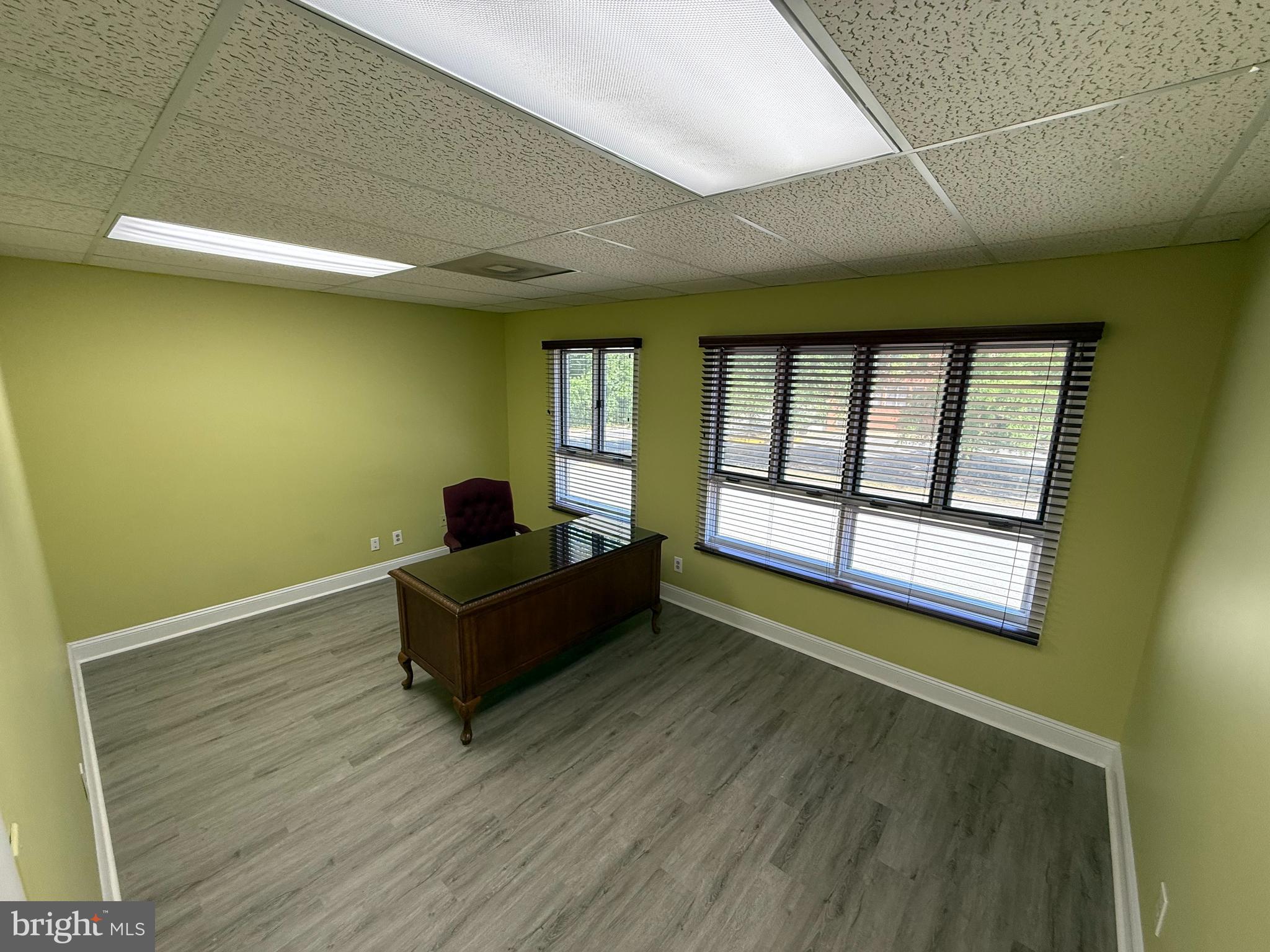 RED MAPLE COURT CONDOS - Commercial Lease