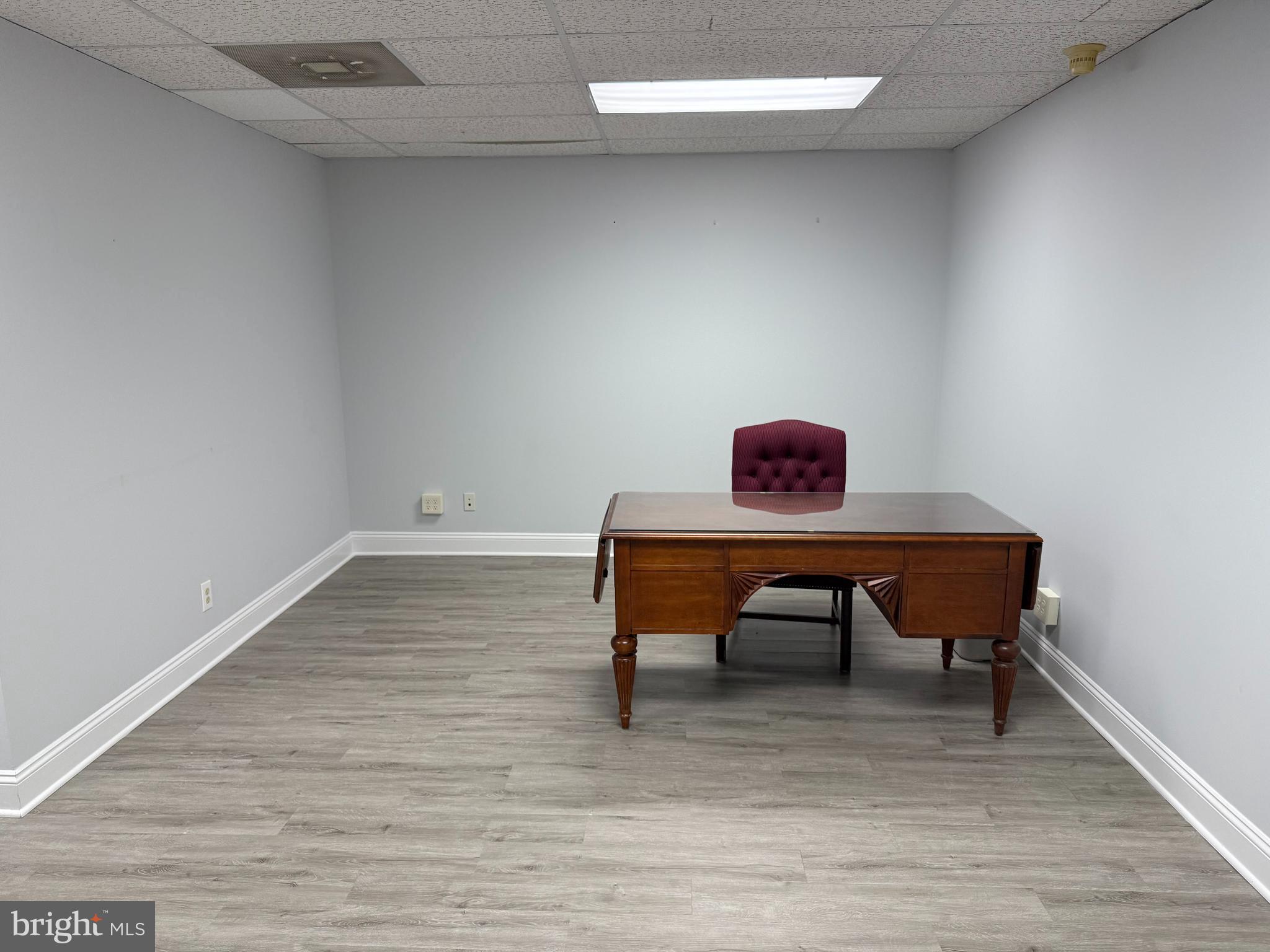 RED MAPLE COURT CONDOS - Commercial Lease