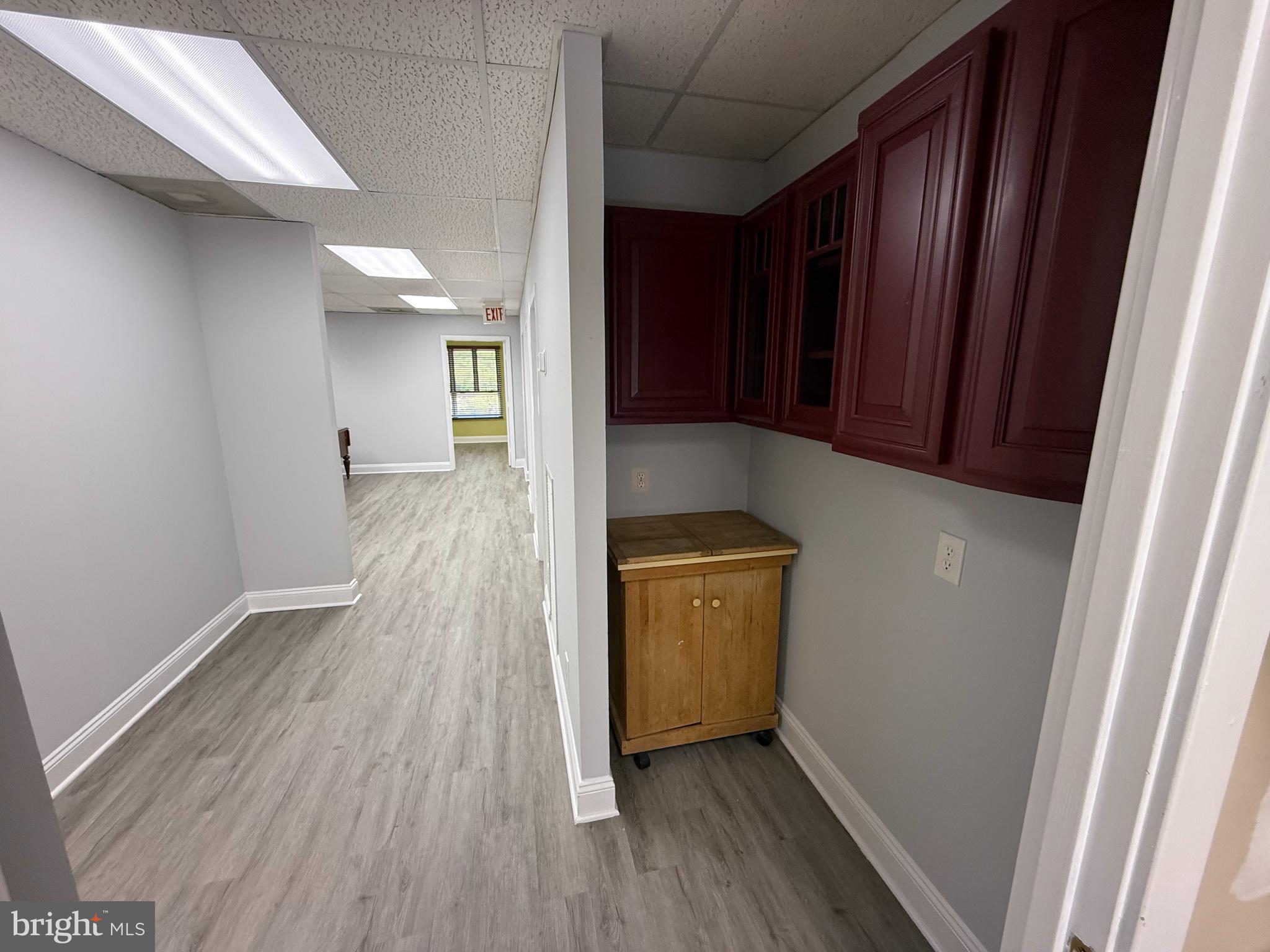 RED MAPLE COURT CONDOS - Commercial Lease