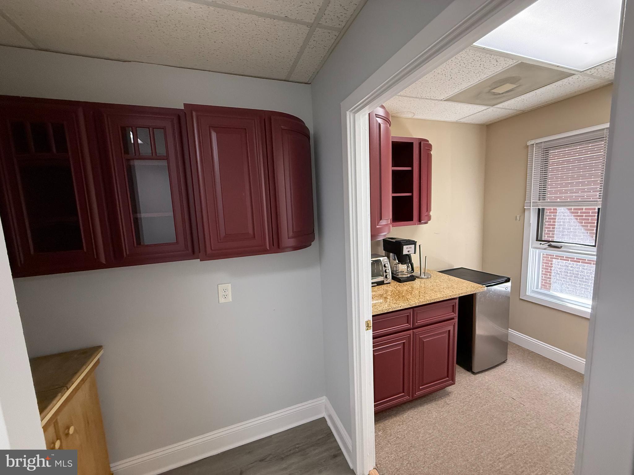 RED MAPLE COURT CONDOS - Commercial Lease