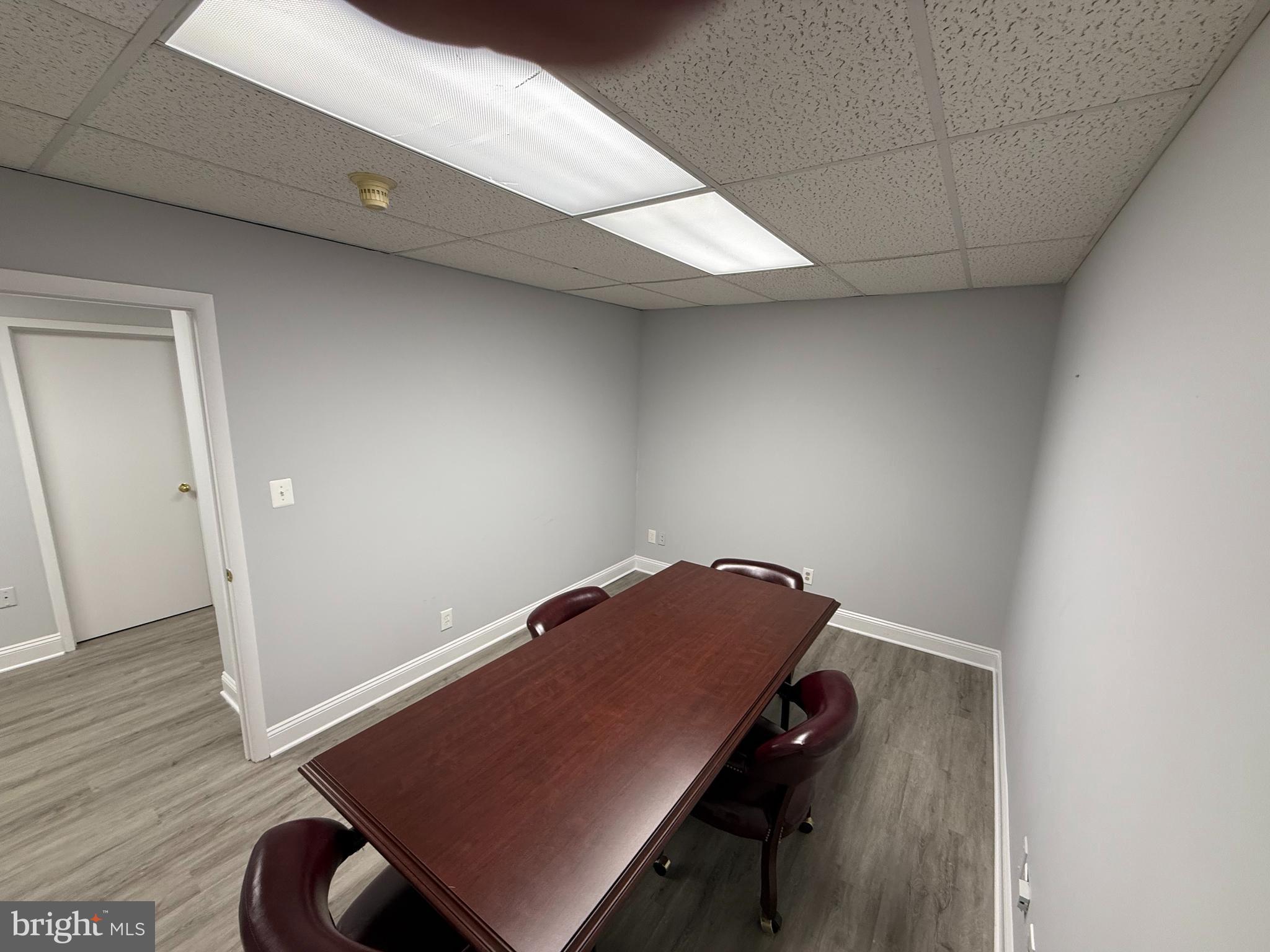 RED MAPLE COURT CONDOS - Commercial Lease