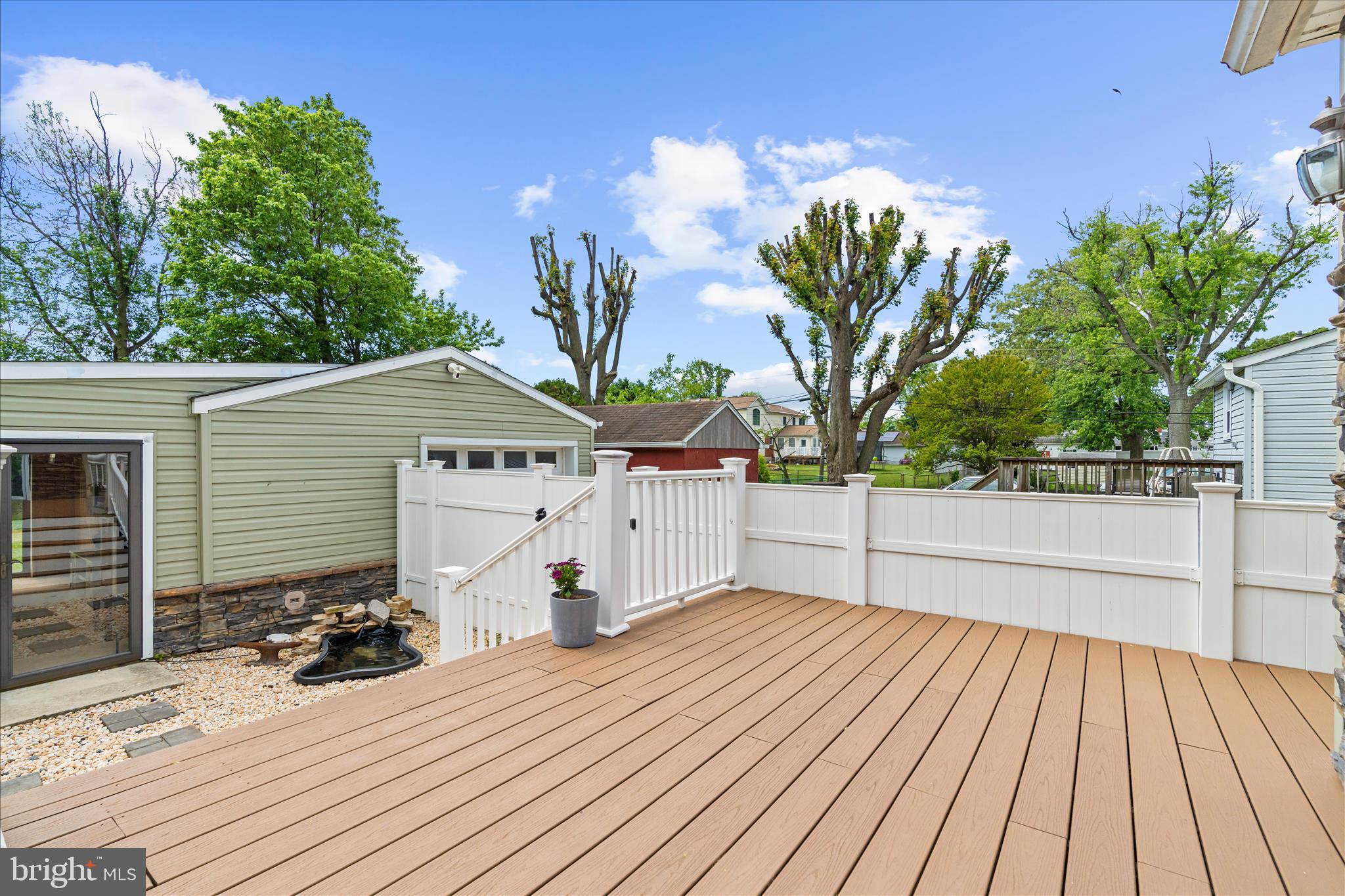 LYNCH POINT - Residential