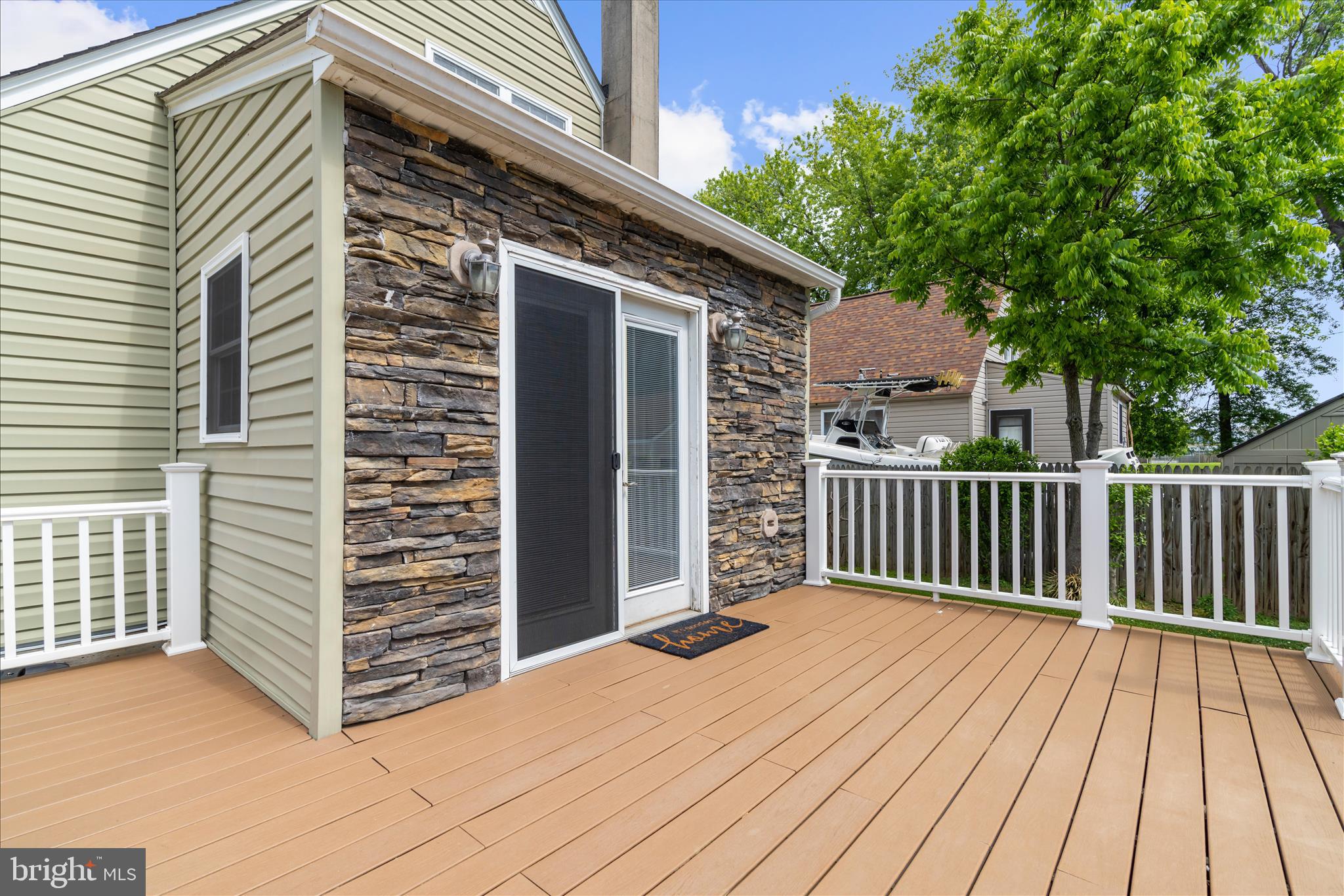 LYNCH POINT - Residential
