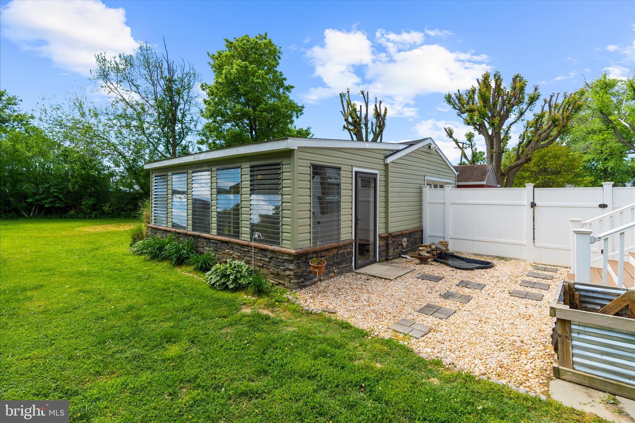 LYNCH POINT - Residential