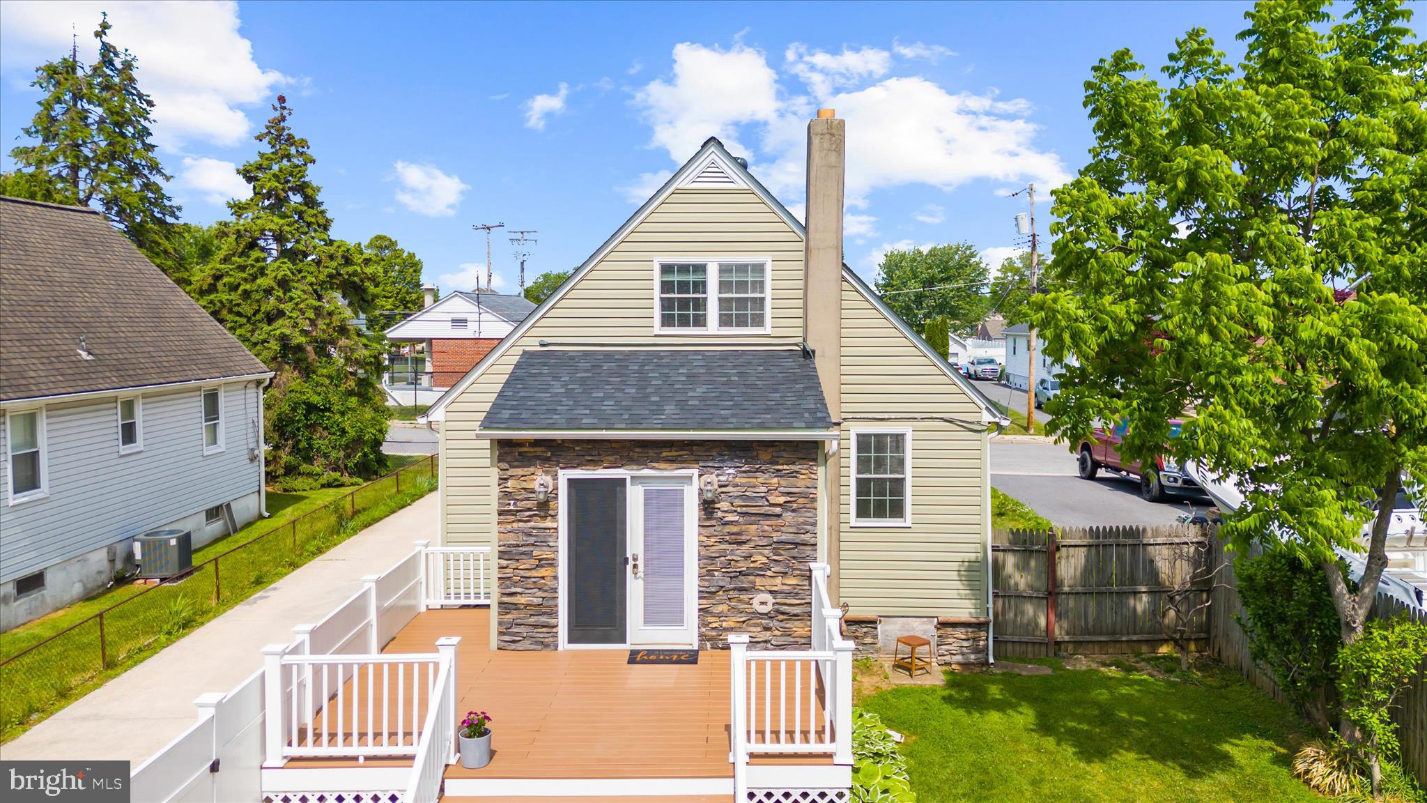 LYNCH POINT - Residential
