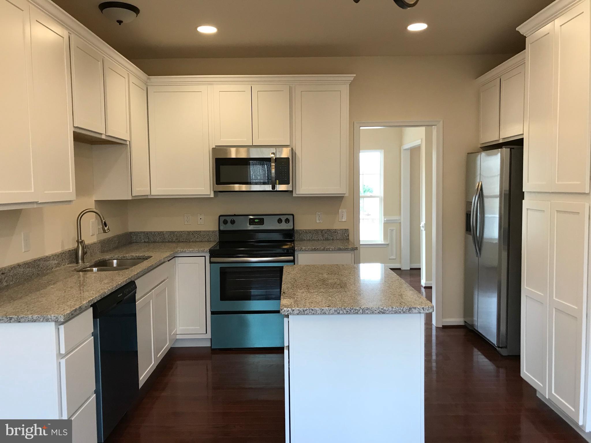 PRESIDENTIAL LAKES - Residential