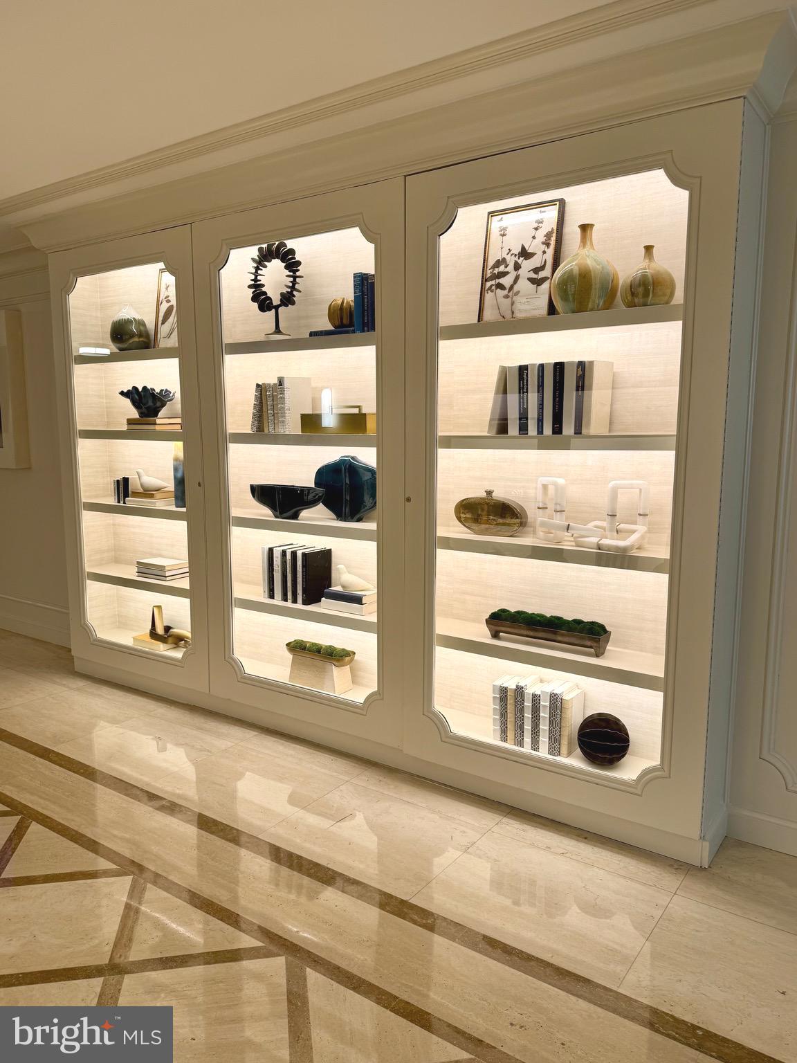 PROMENADE TOWERS - Residential