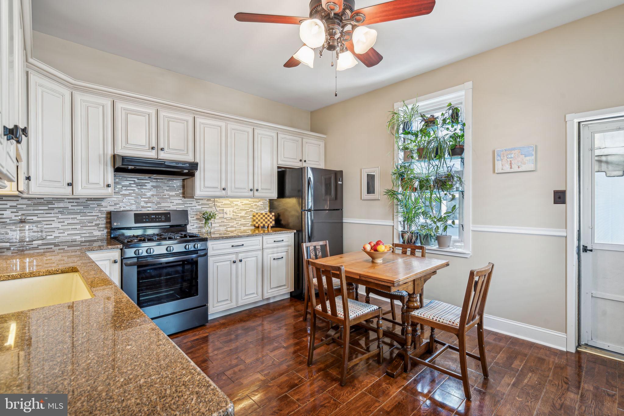 PORT RICHMOND - Residential