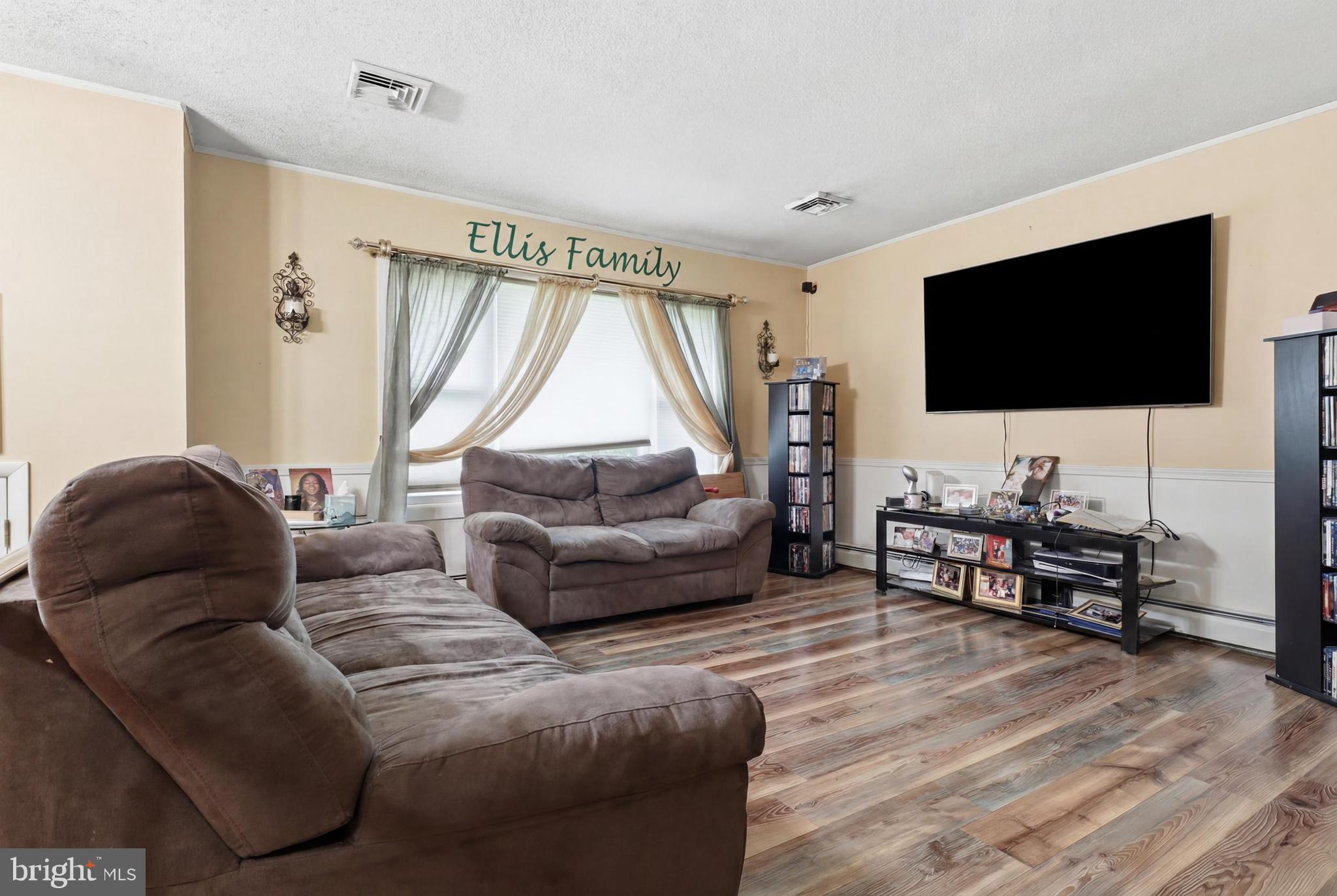 2708 SUNSET LANE